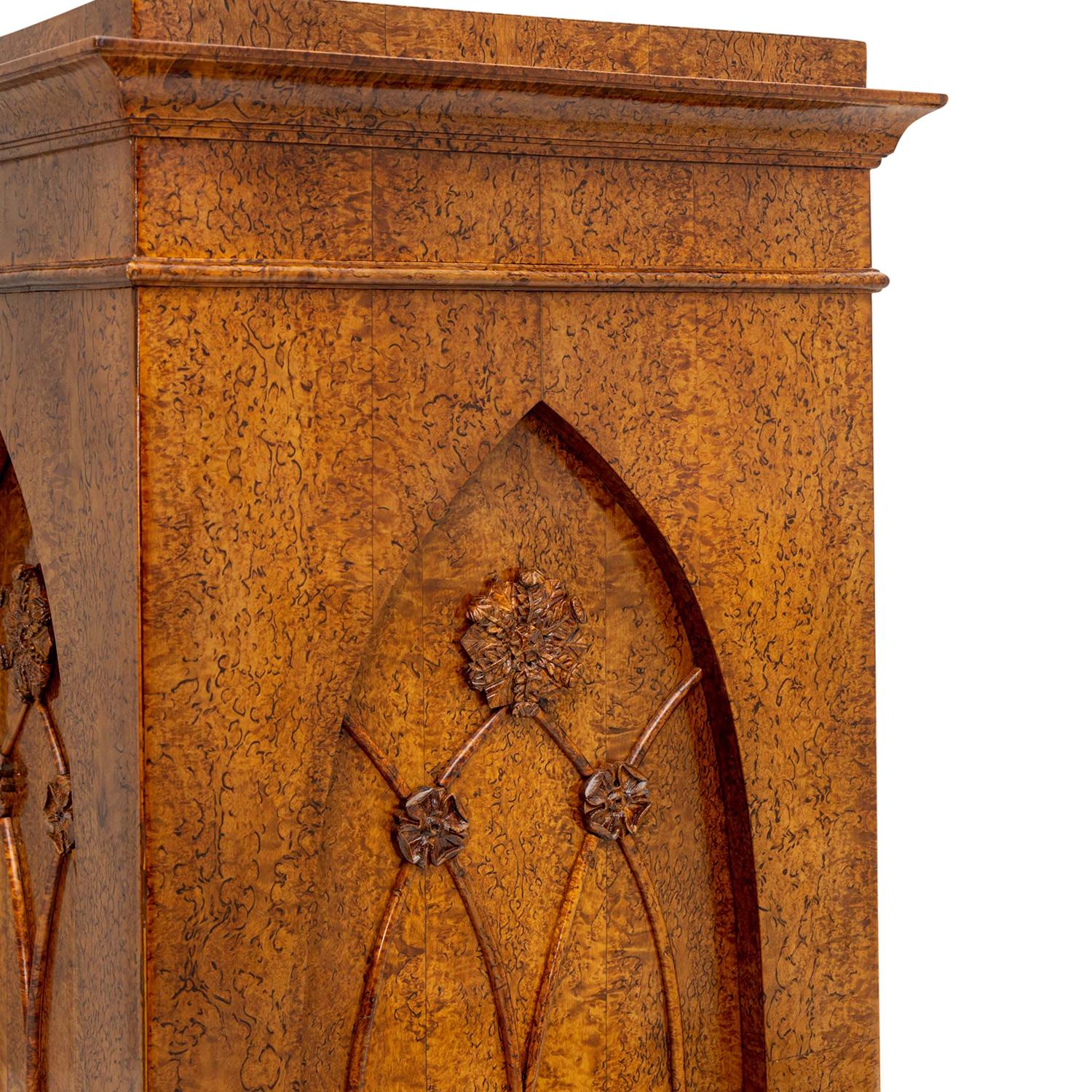 19th Century German Biedermeier Single Birchwood Pedestal - Antique Podium In Good Condition For Sale In West Palm Beach, FL