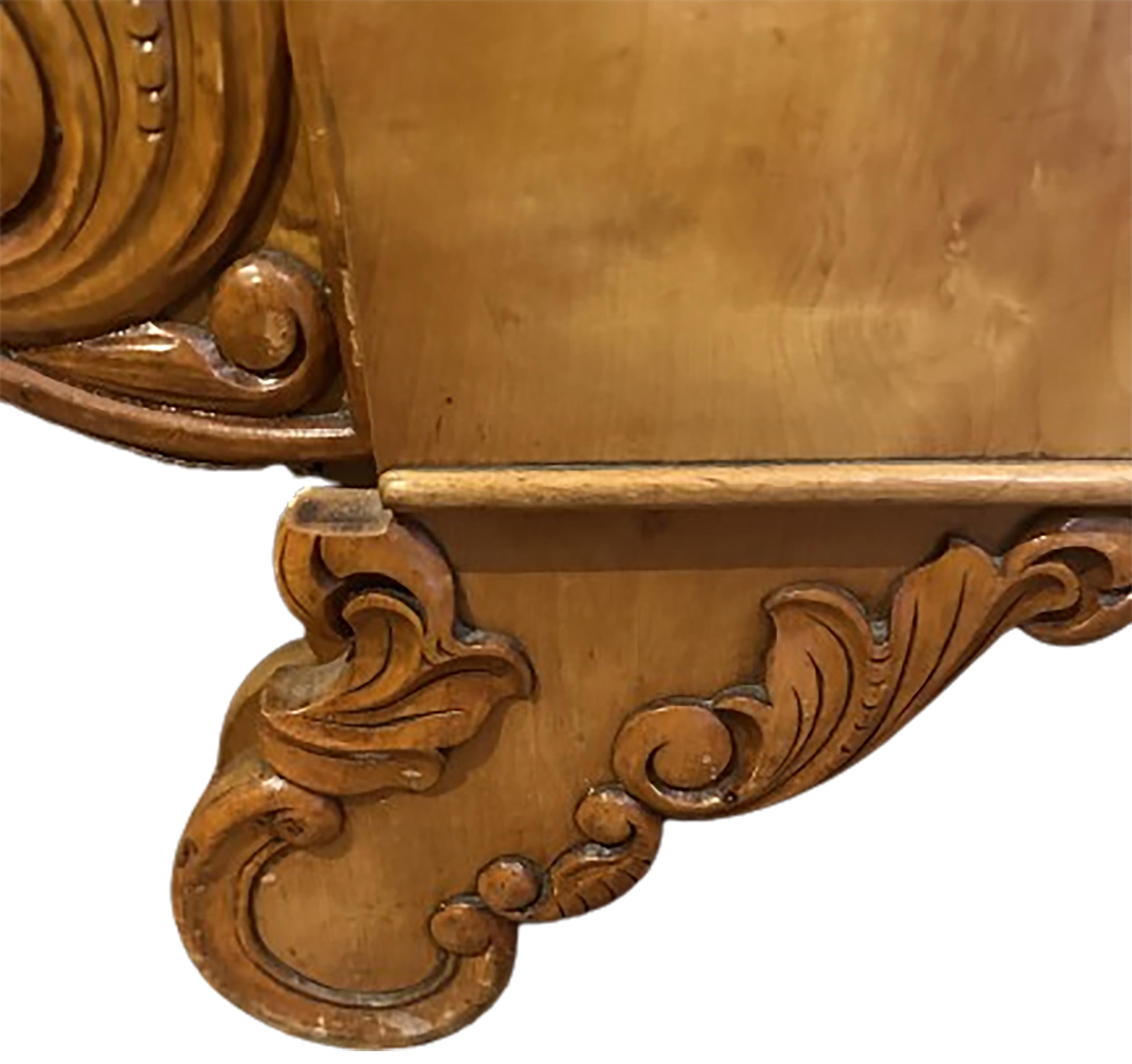 Divano a due piazze Biedermeier tedesco del XIX secolo con braccioli svasati e scrollati in vendita 4