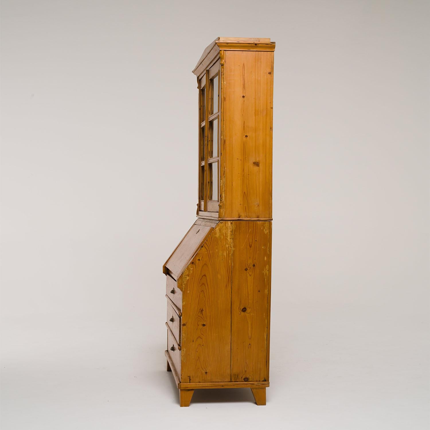19th Century German Biedermeier Two Part Pine Bureau - Antique Secretary In Good Condition For Sale In West Palm Beach, FL