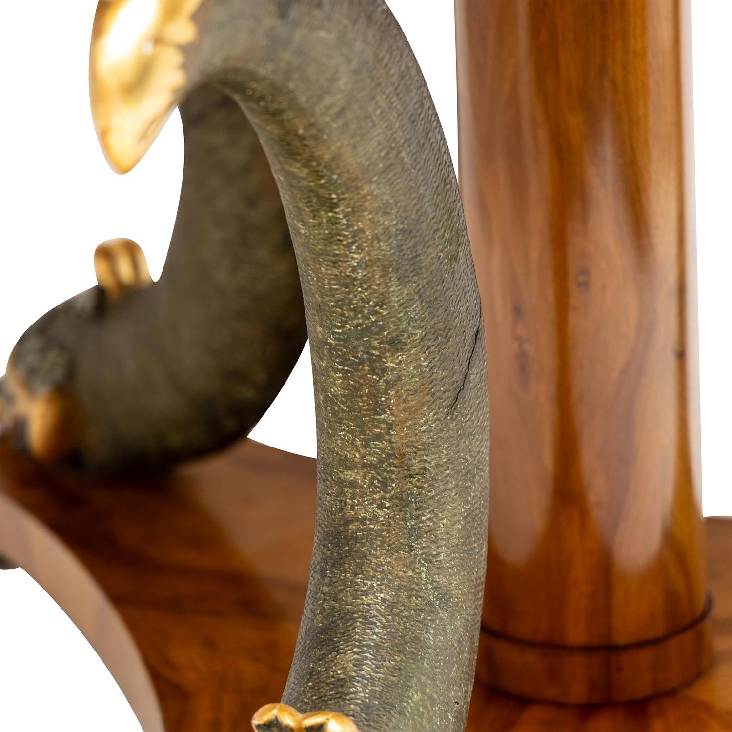 Table centrale en noyer Biedermeier allemand du 19e siècle - Table ancienne en bois de feuillus en vente 5