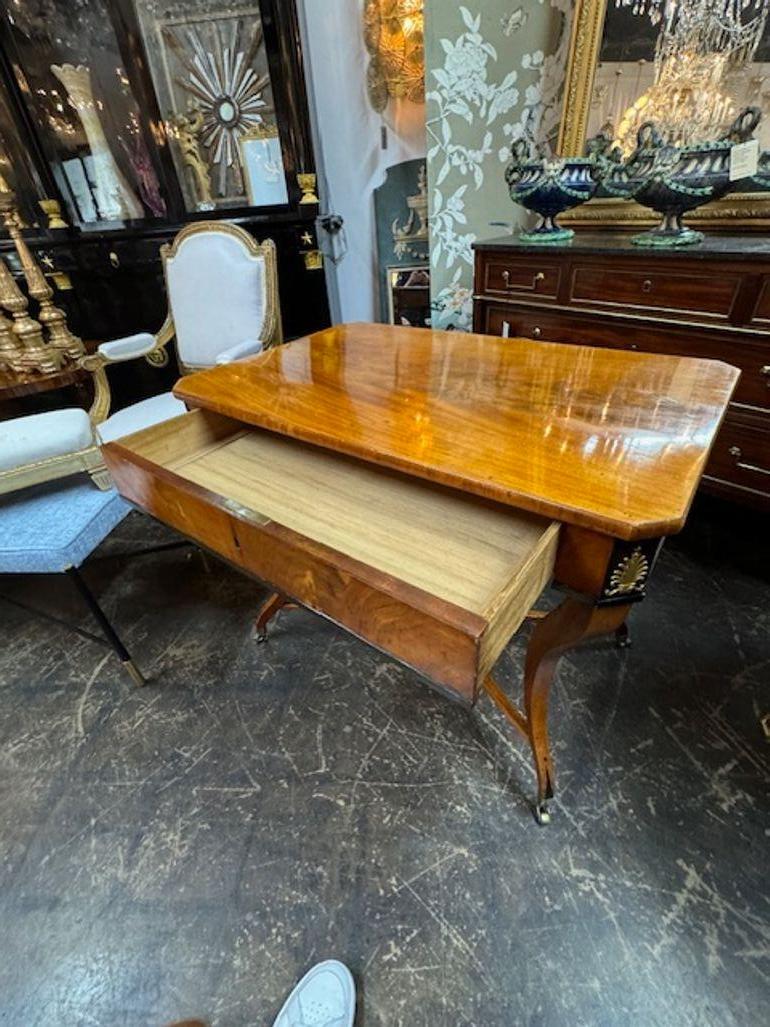 Table Biedermeier allemande du 19ème siècle en vente 2