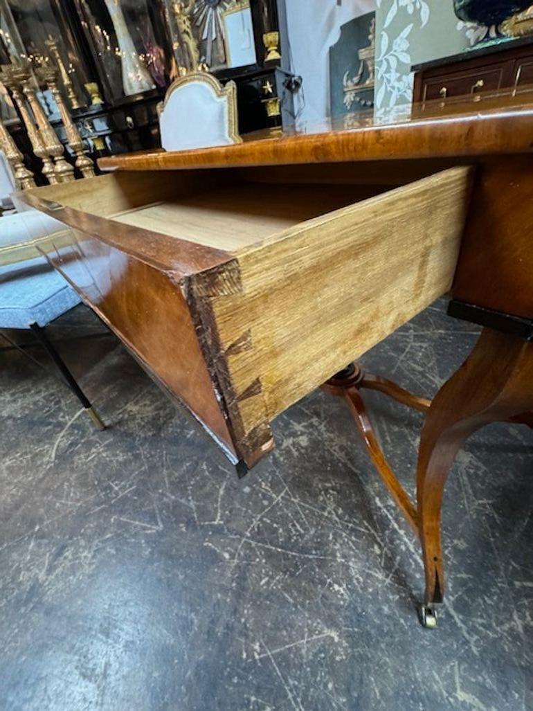Table Biedermeier allemande du 19ème siècle en vente 3