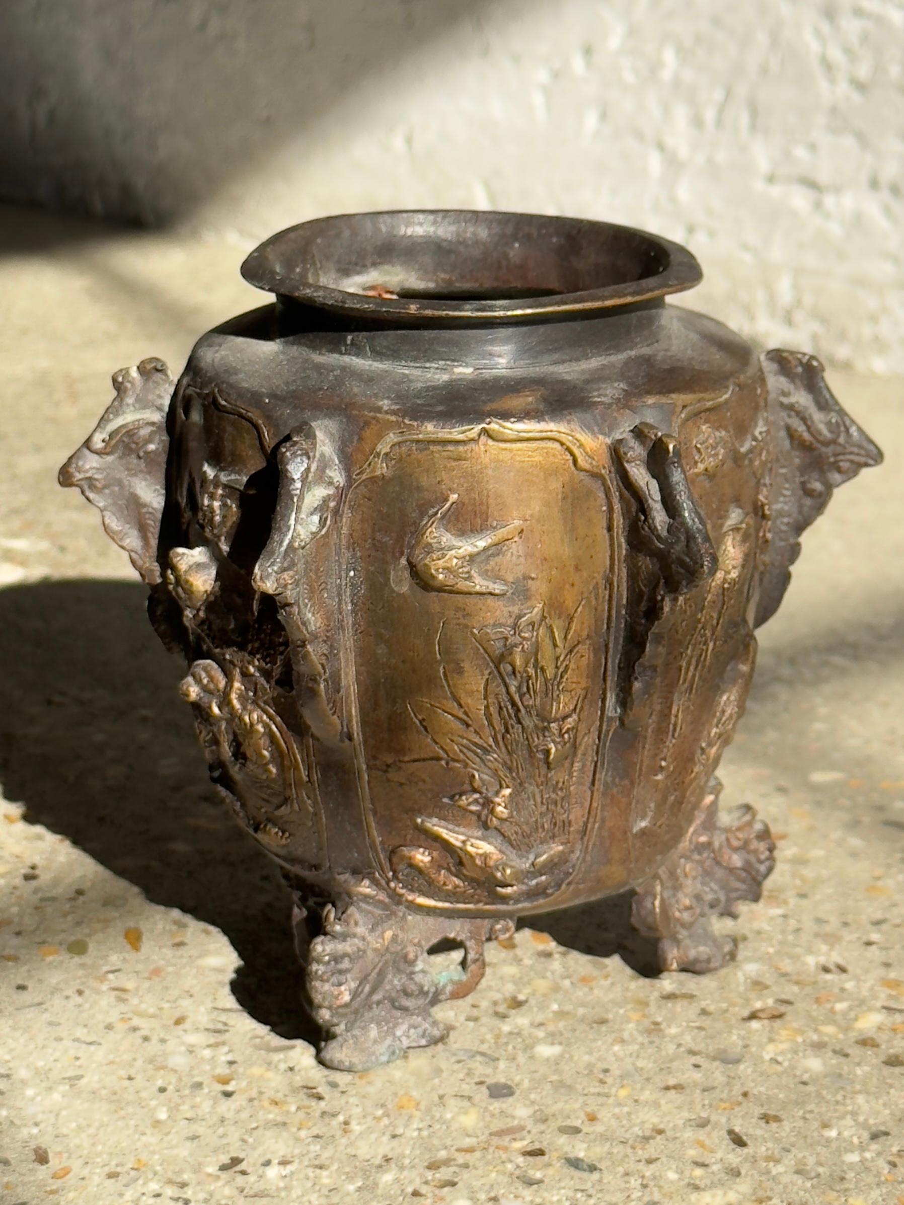 Urna con pie de bronce alemana del siglo XIX en venta 4