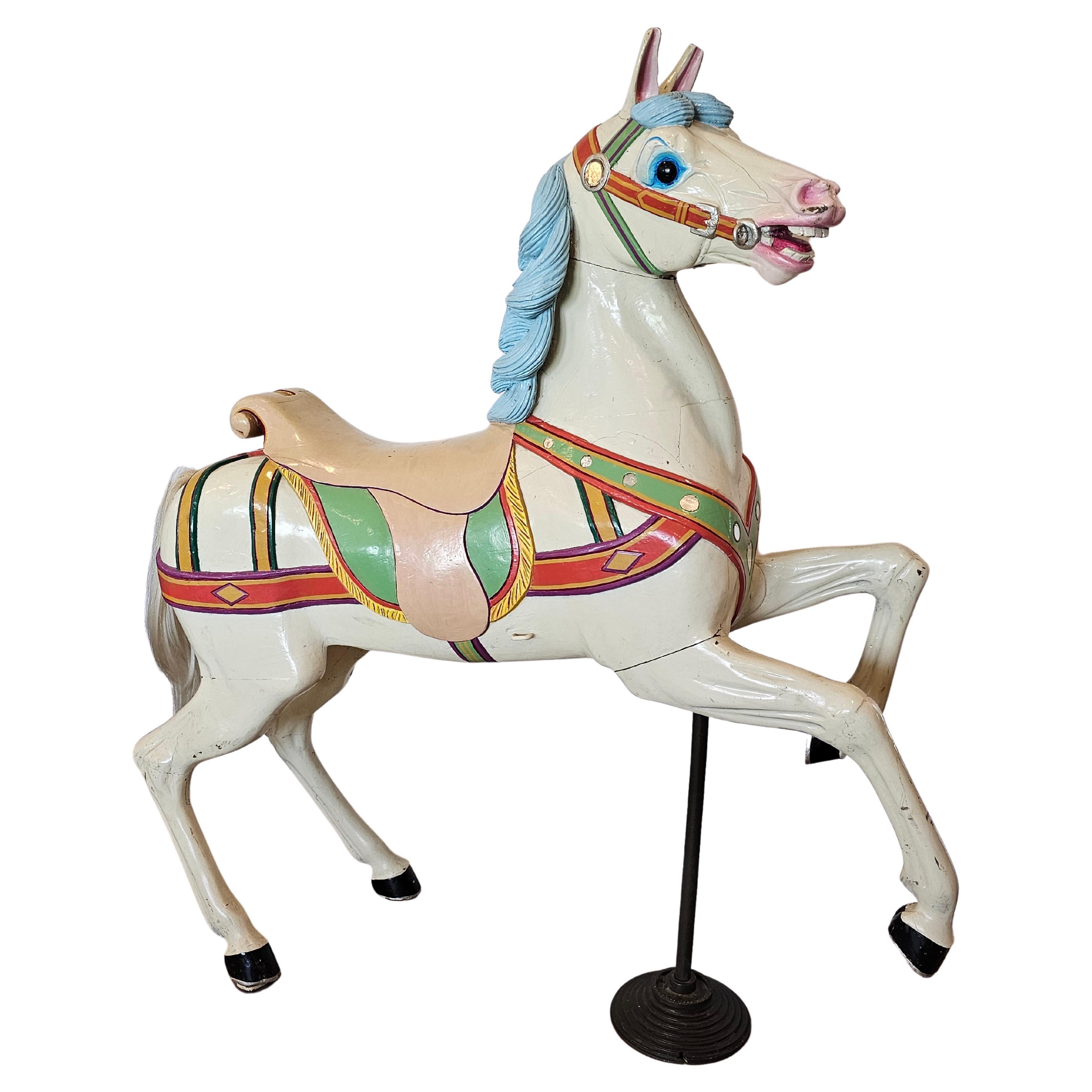 Cheval de manège polychrome sculpté allemand du 19ème siècle par P. Schneider  en vente