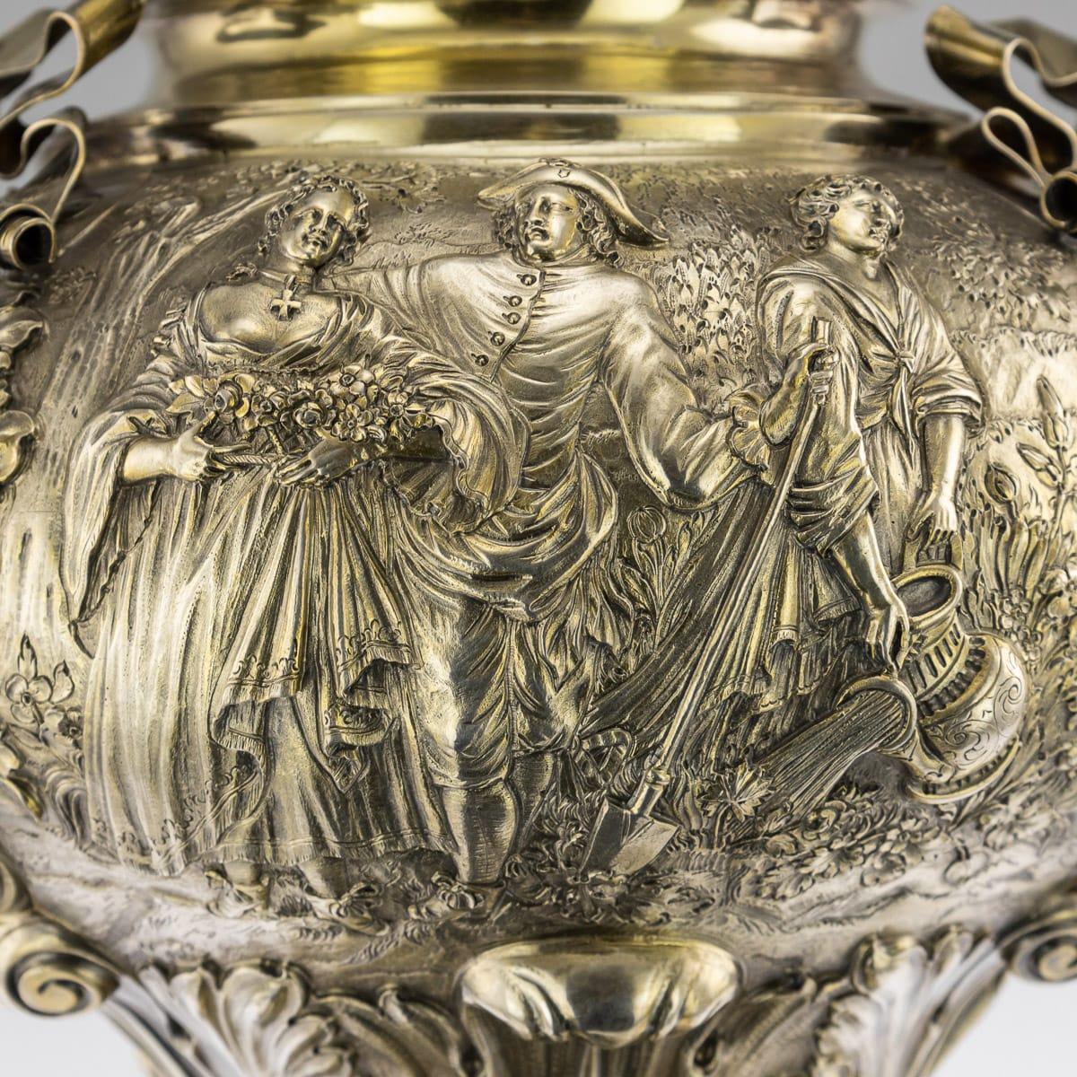 19th Century German Exceptional Solid Silver-Gilt Vases, Hanau, circa 1880 11