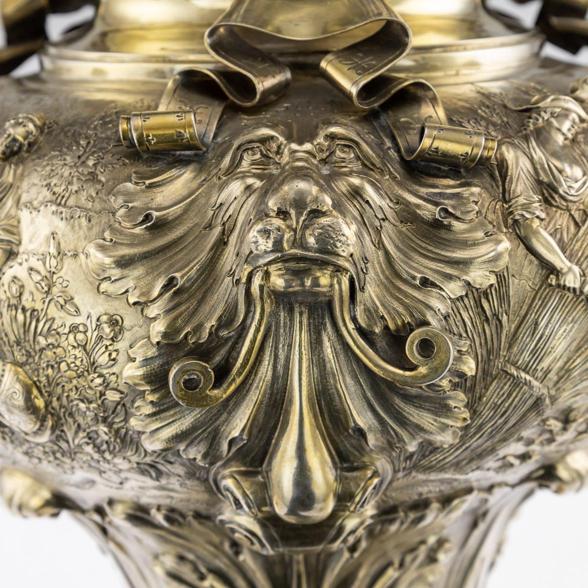 19th Century German Exceptional Solid Silver-Gilt Vases, Hanau, circa 1880 12