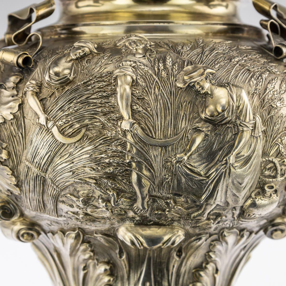 19th Century German Exceptional Solid Silver-Gilt Vases, Hanau, circa 1880 13