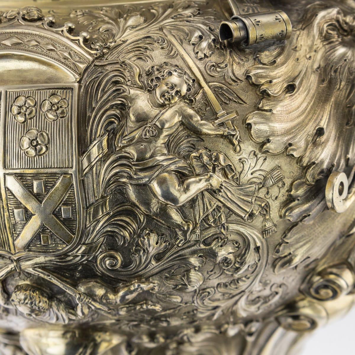 19th Century German Exceptional Solid Silver-Gilt Vases, Hanau, circa 1880 15