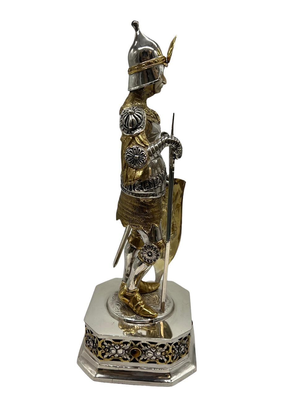 Deutscher, äußerst detaillierter und vergoldeter Ritter aus Sterlingsilber und vergoldetem Gold, 19. Jahrhundert 8