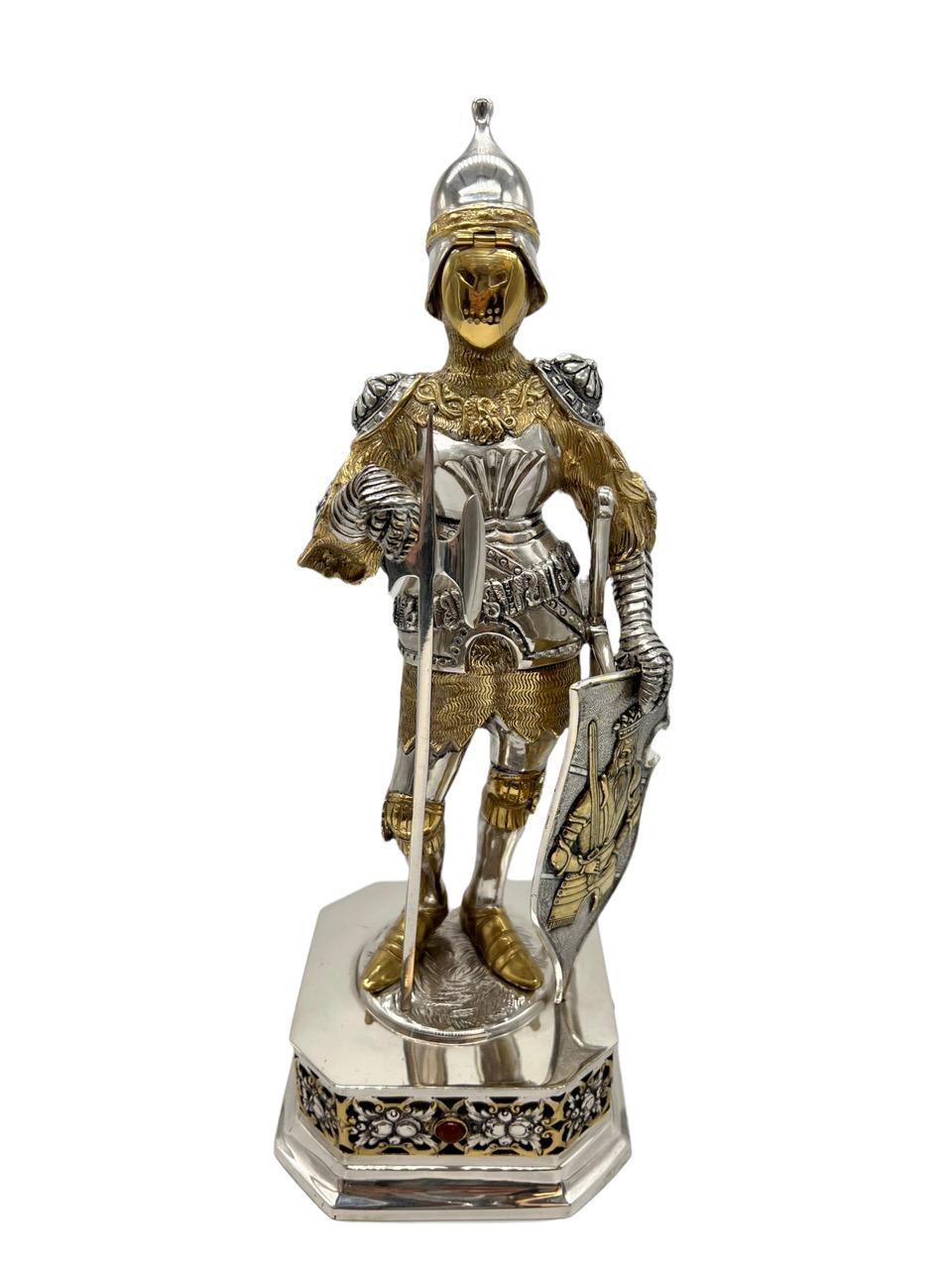 Deutscher, äußerst detaillierter und vergoldeter Ritter aus Sterlingsilber und vergoldetem Gold, 19. Jahrhundert (Vergoldet)