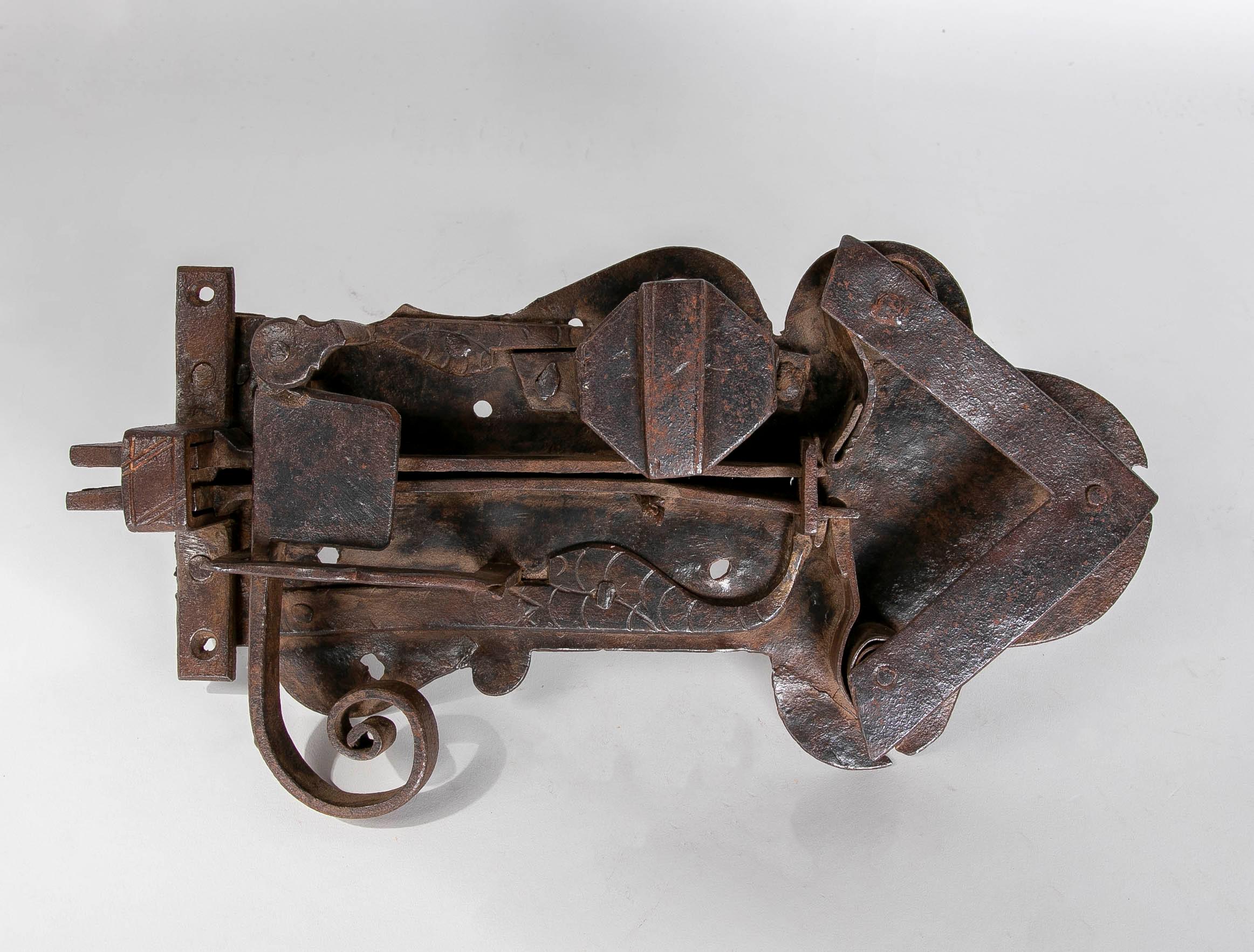 19th Century German Iron Door Lock In Good Condition For Sale In Marbella, ES