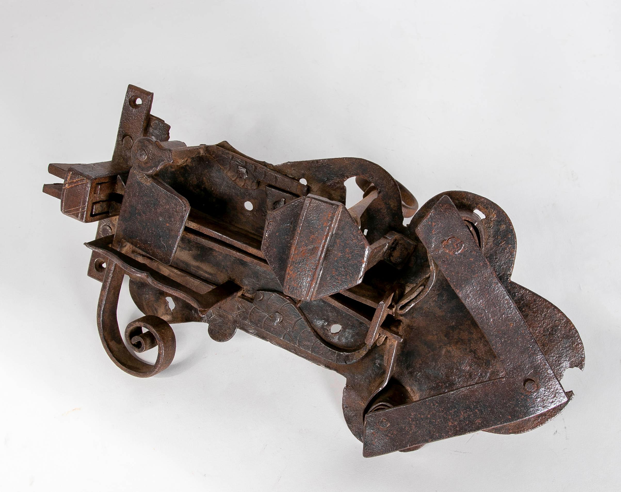 19th Century German Iron Door Lock For Sale 1