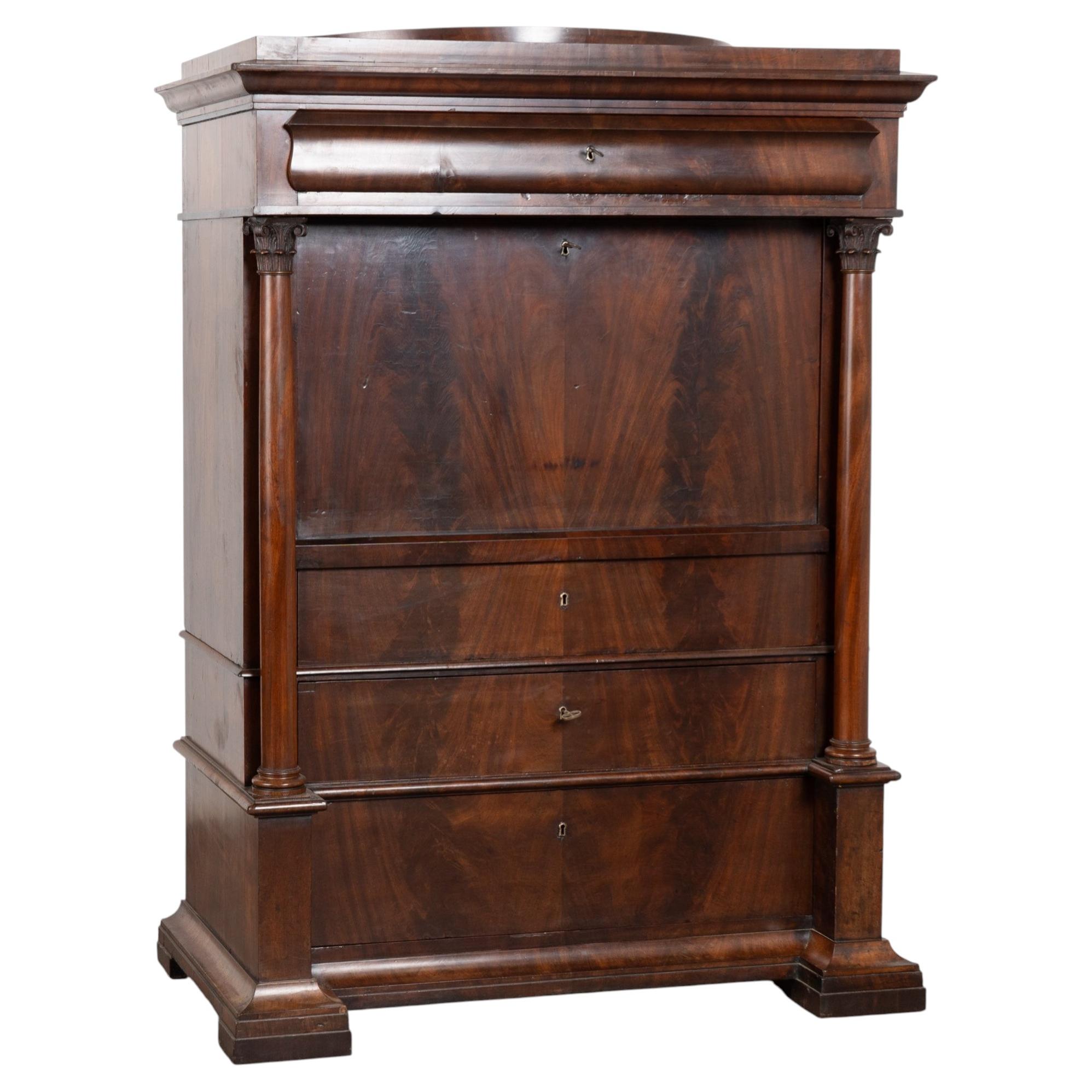 Bureau secrétaire Biedermeier en acajou allemand du 19e siècle en vente