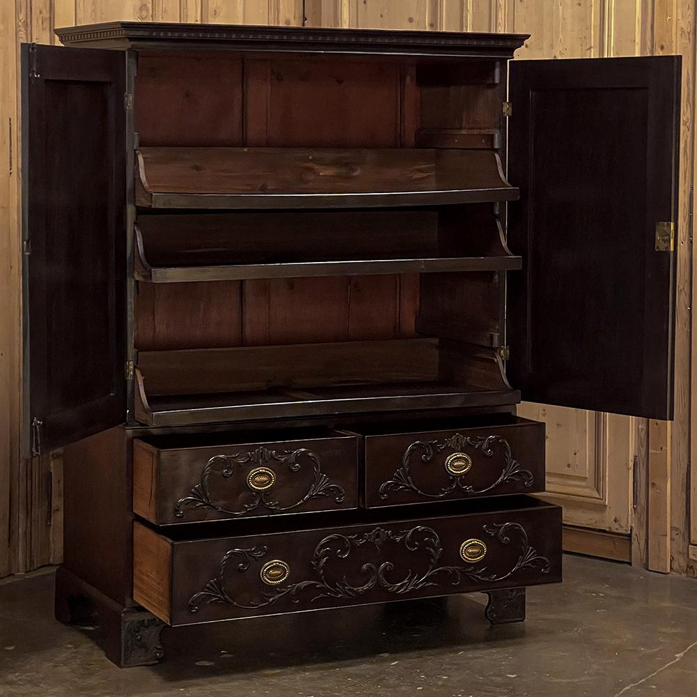 Bronze Armoire allemande en acajou du 19ème siècle ~ Presse en lin en vente