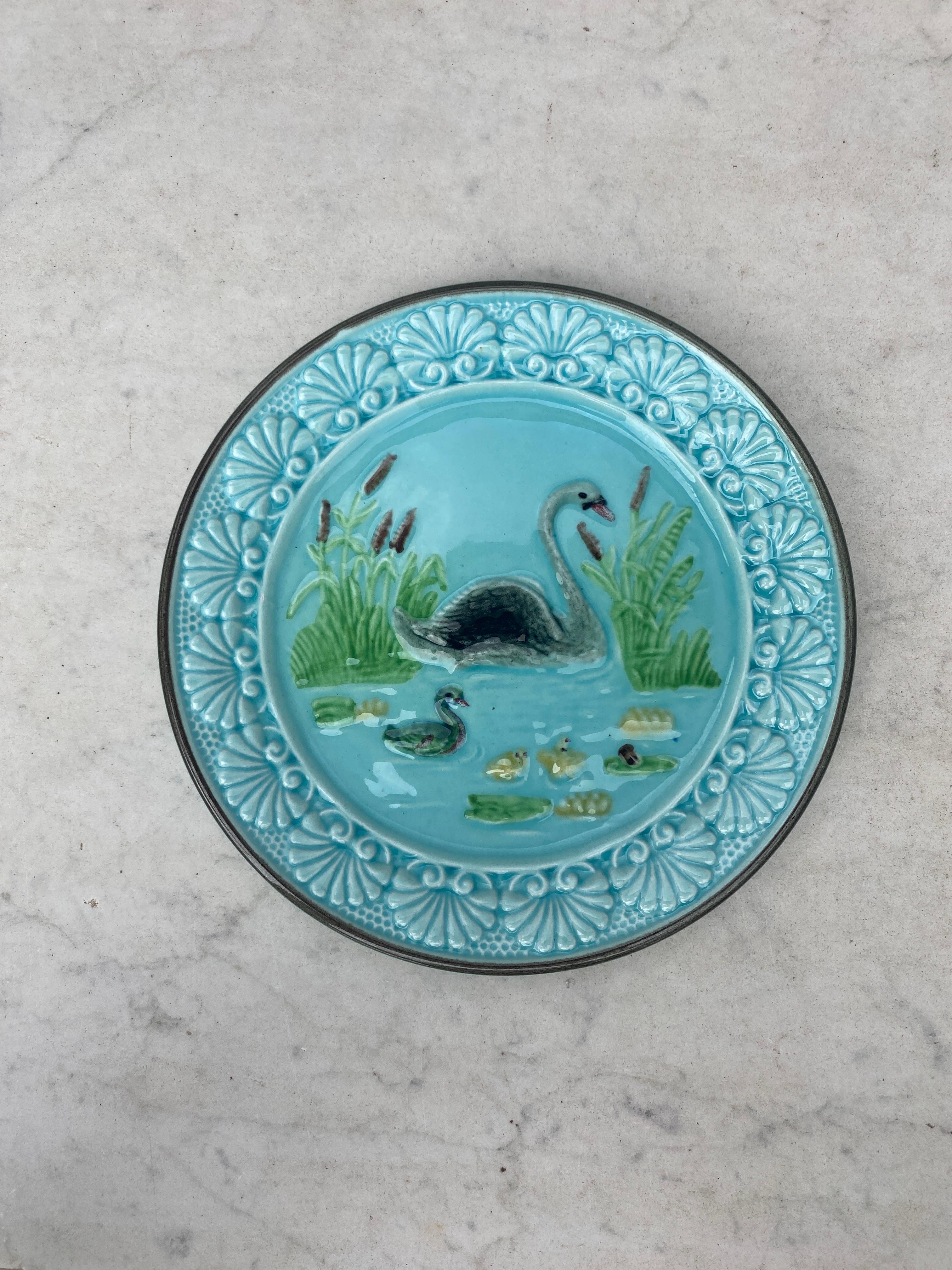 19th Century German Majolica Swan Plate, circa 1900 In Good Condition In Austin, TX