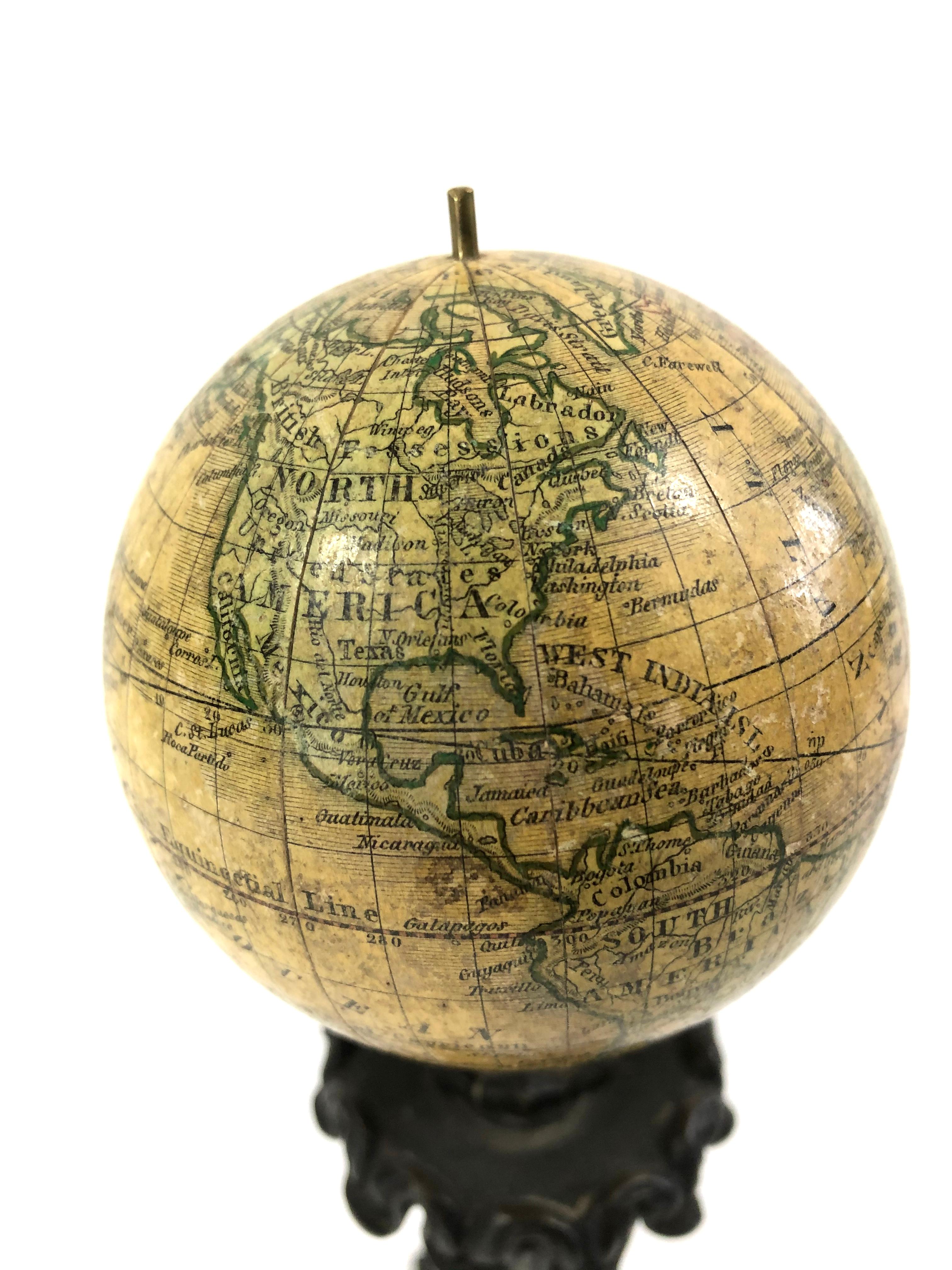 Laiton globe terrestre de poche miniature allemand du 19ème siècle en vente