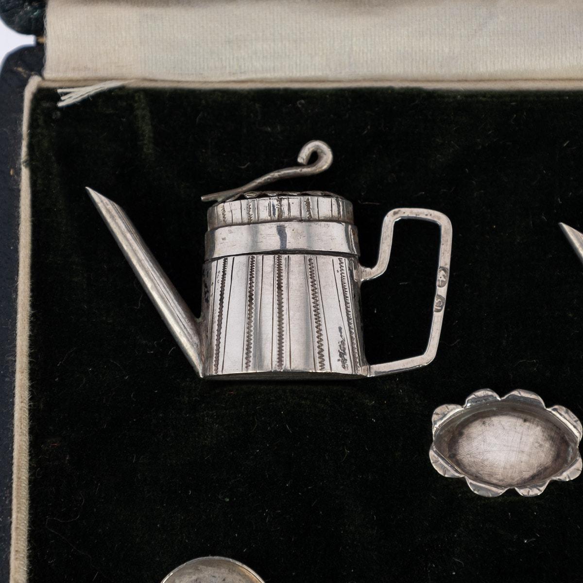 Deutsches Miniatur-Silber-Tee- und Kaffeeservice, 19. Jahrhundert, ca. 1860 im Angebot 1