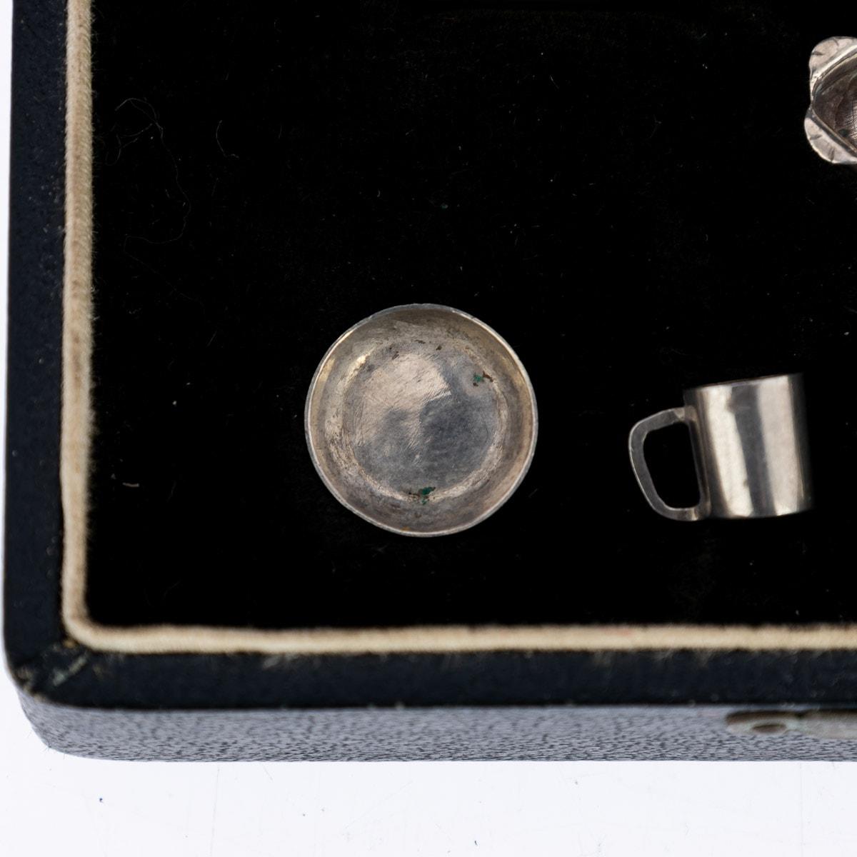 Deutsches Miniatur-Silber-Tee- und Kaffeeservice, 19. Jahrhundert, ca. 1860 im Angebot 4