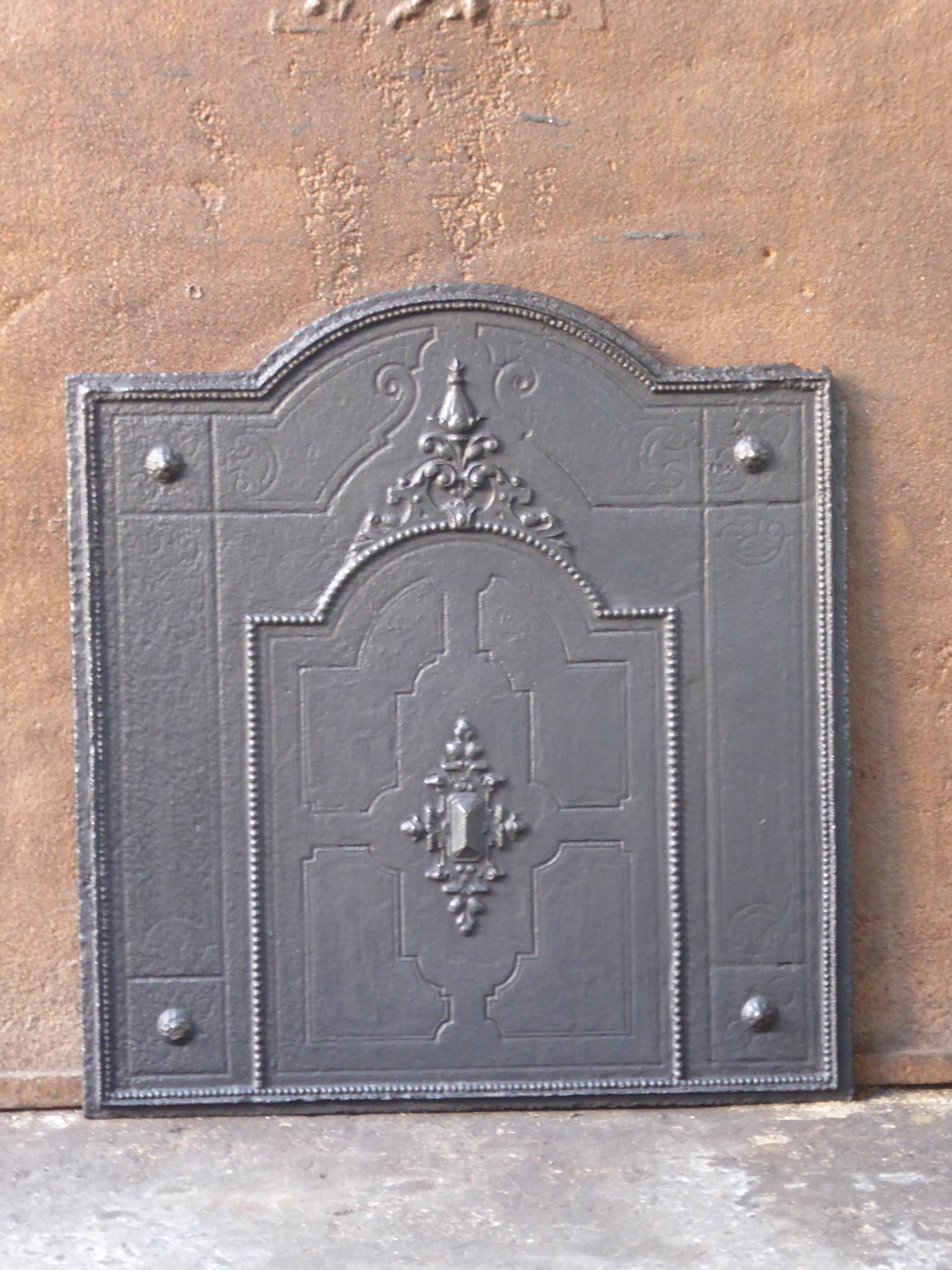 19th century German Napoleon III period fireback.

The fireback is made of cast iron and has a black / pewter patina. The condition is good, no cracks.








