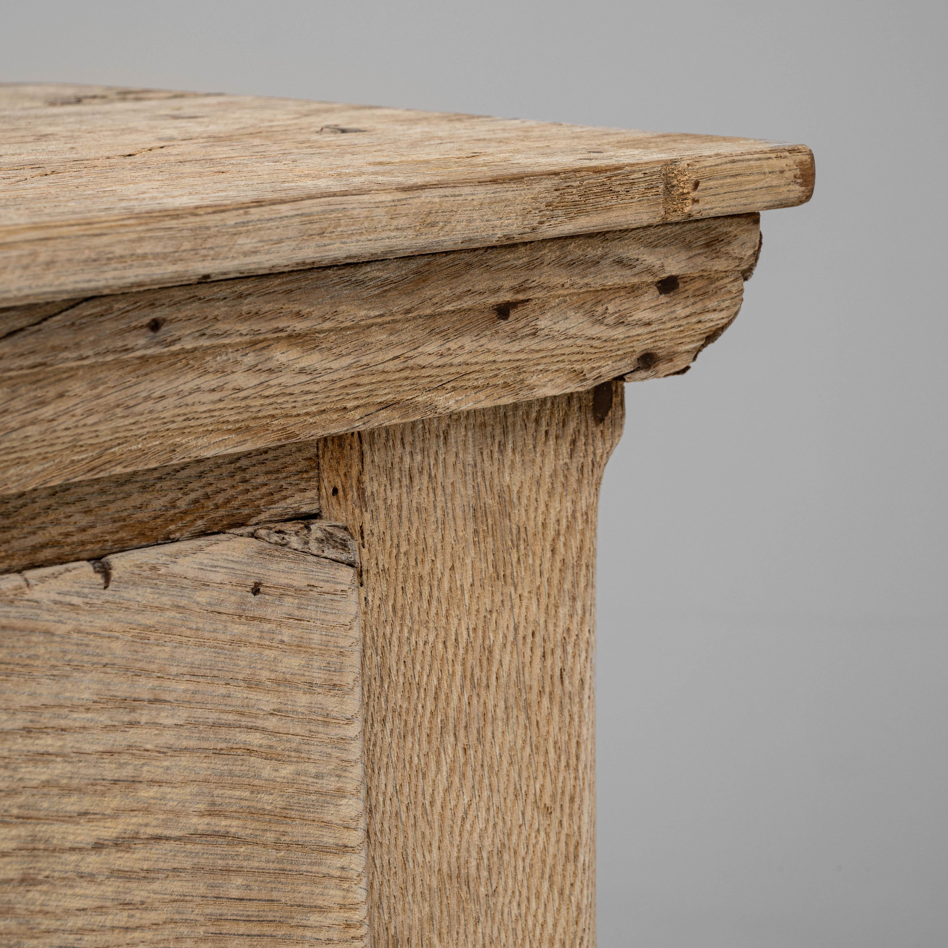 Buffet tedesco del XIX secolo in Oak con due cassetti in vendita 7