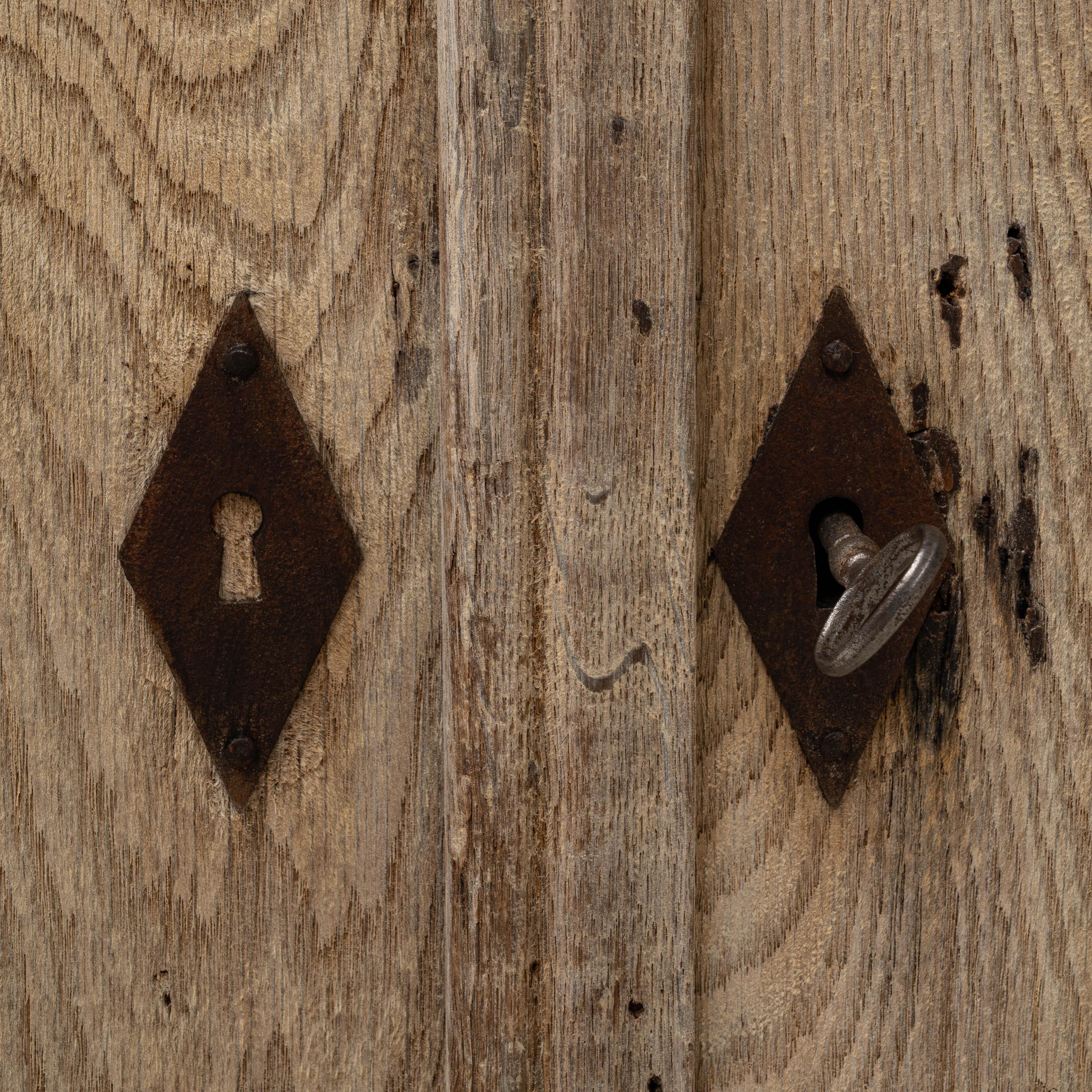 Buffet tedesco del XIX secolo in Oak con due cassetti in vendita 9