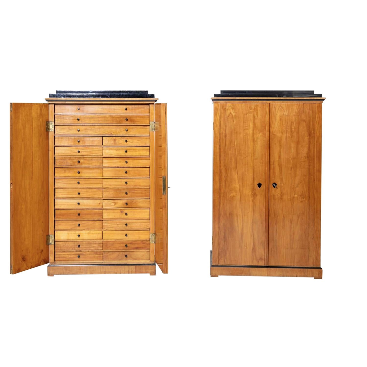 19th Century German Pair of Antique Biedermeier Cherrywood Display Cabinets In Good Condition For Sale In West Palm Beach, FL