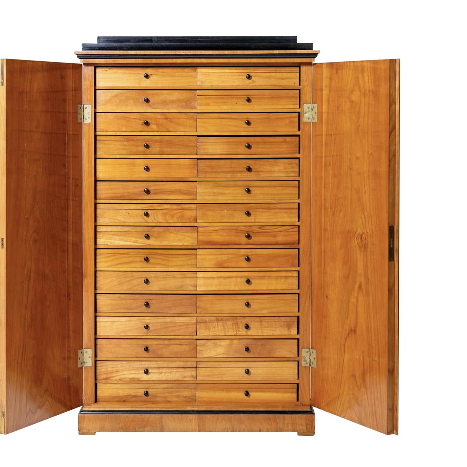 19th Century German Pair of Antique Biedermeier Cherrywood Display Cabinets For Sale 2