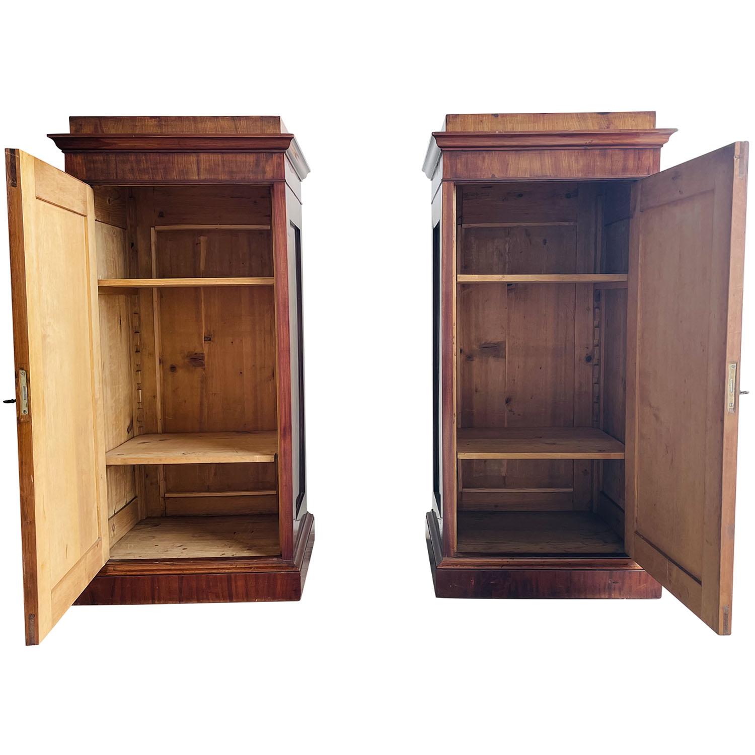 19th Century German Pair of Biedermeier Mahogany Podiums - Antique Pedestals In Good Condition In West Palm Beach, FL