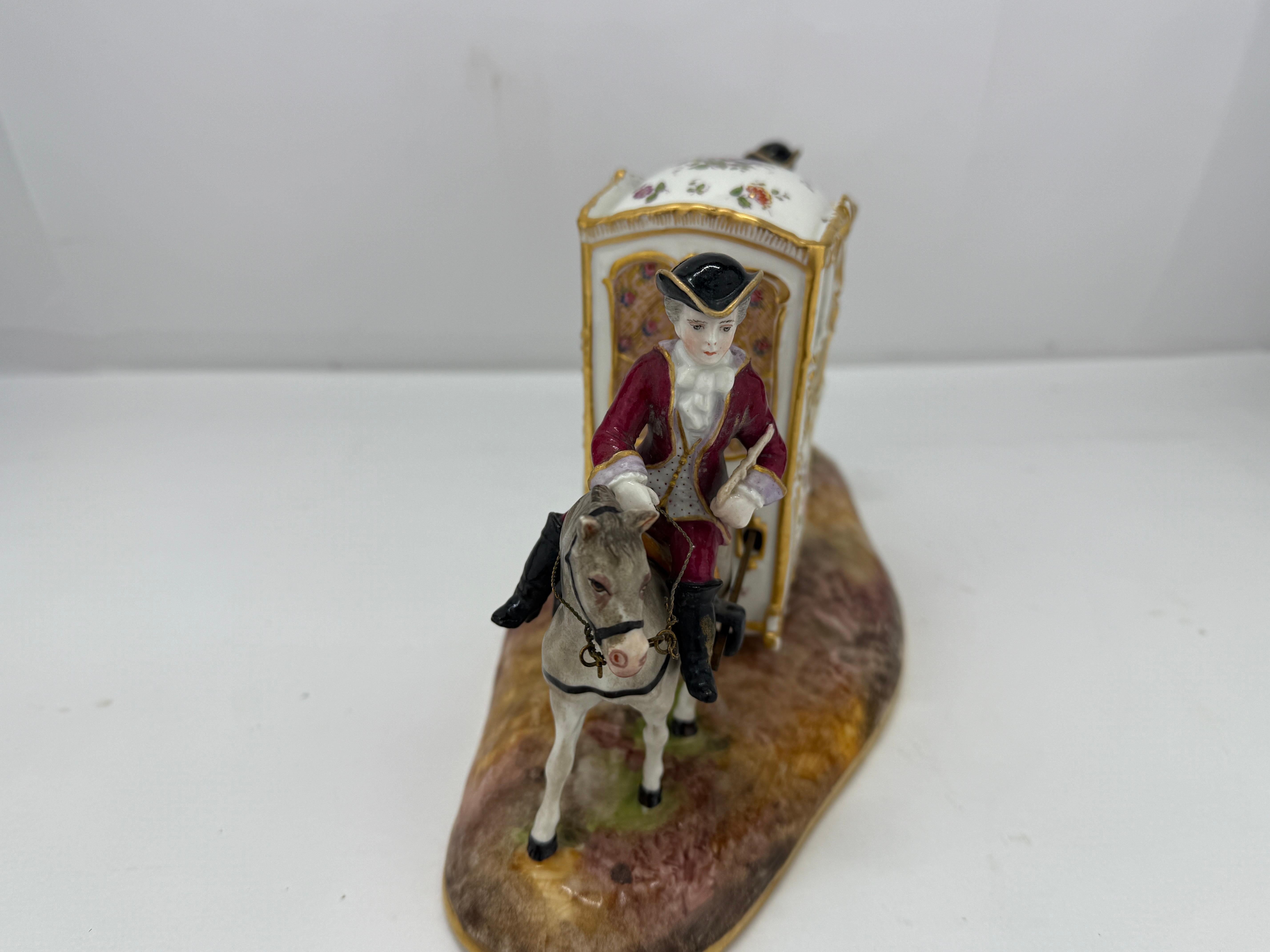 19th Century, German Porcelain Horse Drawn Sedan Chair & Riders by Samson & Cie For Sale 1