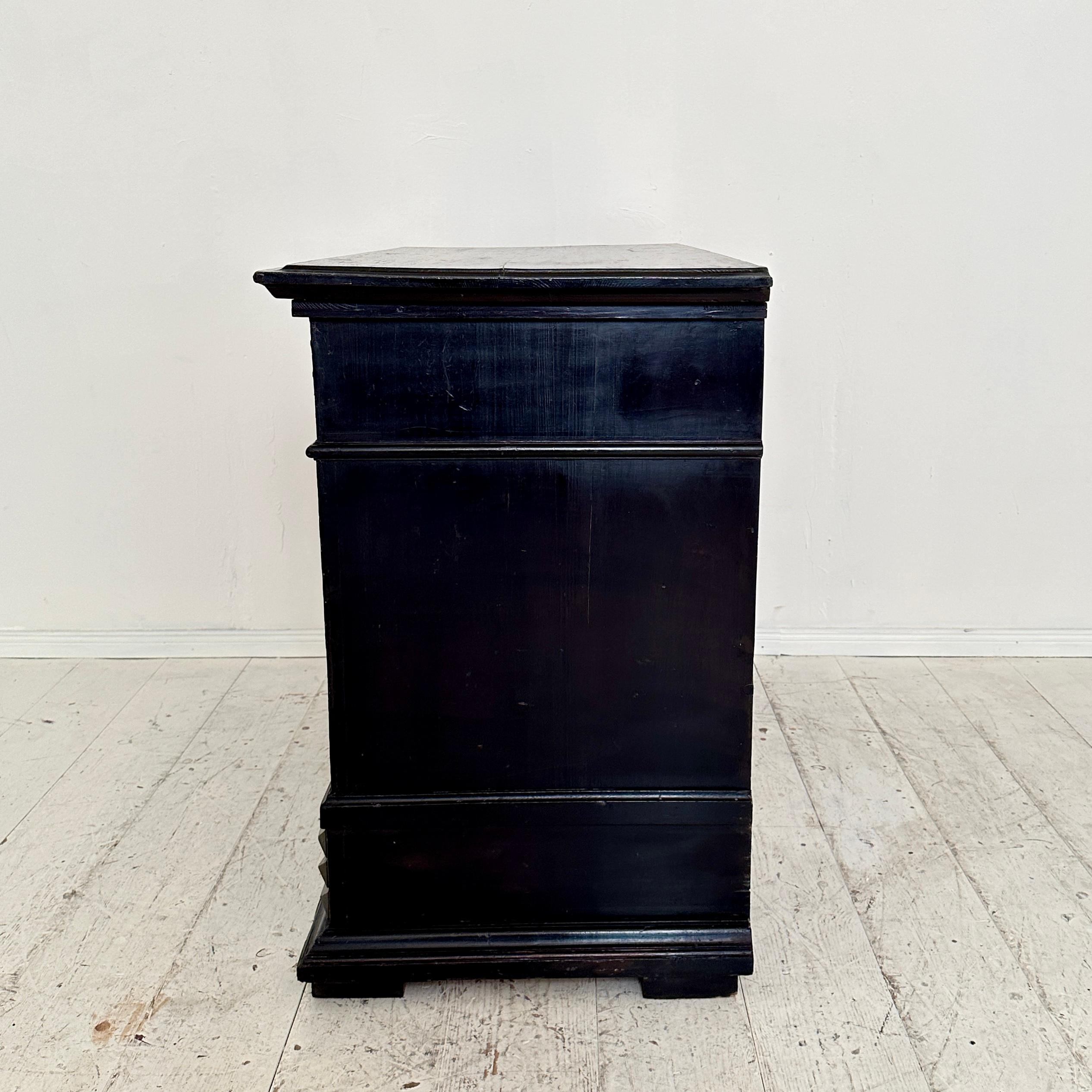 19th Century German Renaissance-Style Chest of Drawers in Black, around 1880 For Sale 4