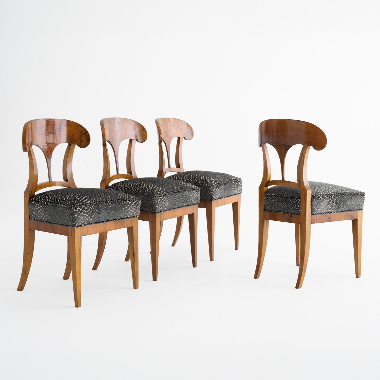 19th Century German Set of Four Antique Biedermeier Cherry Shovel Dining Chairs In Good Condition For Sale In West Palm Beach, FL