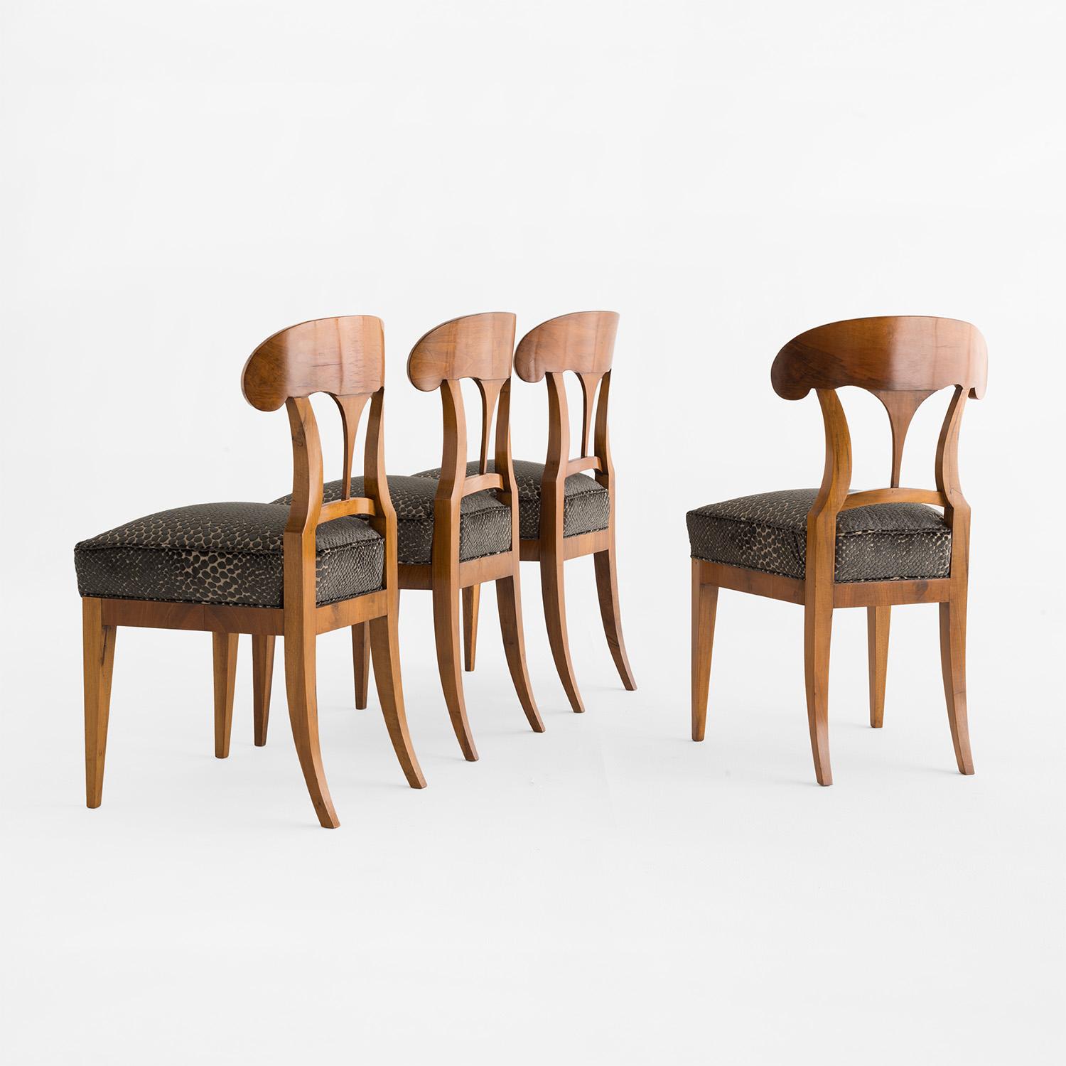 19th Century German Set of Four Antique Biedermeier Cherry Shovel Dining Chairs For Sale 1