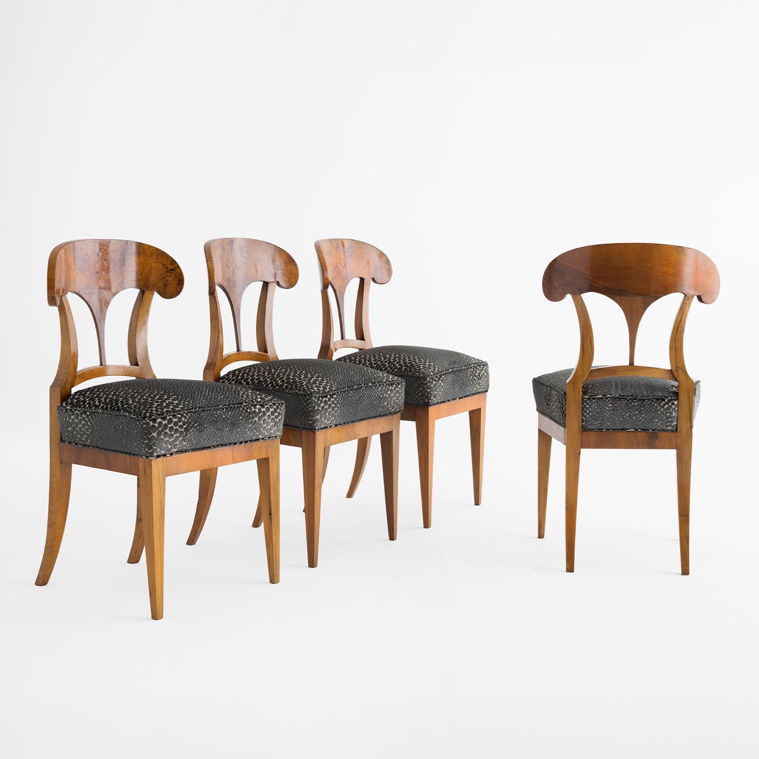 19th Century German Set of Four Antique Biedermeier Cherry Shovel Dining Chairs For Sale 2