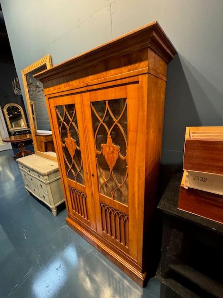 Cabinet Biedermeier in noce tedesco del XIX secolo in vendita 1