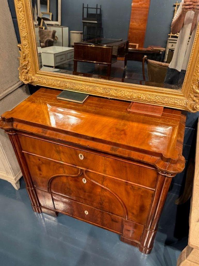 Allemand Commode Biedermeier allemande du 19ème siècle en vente