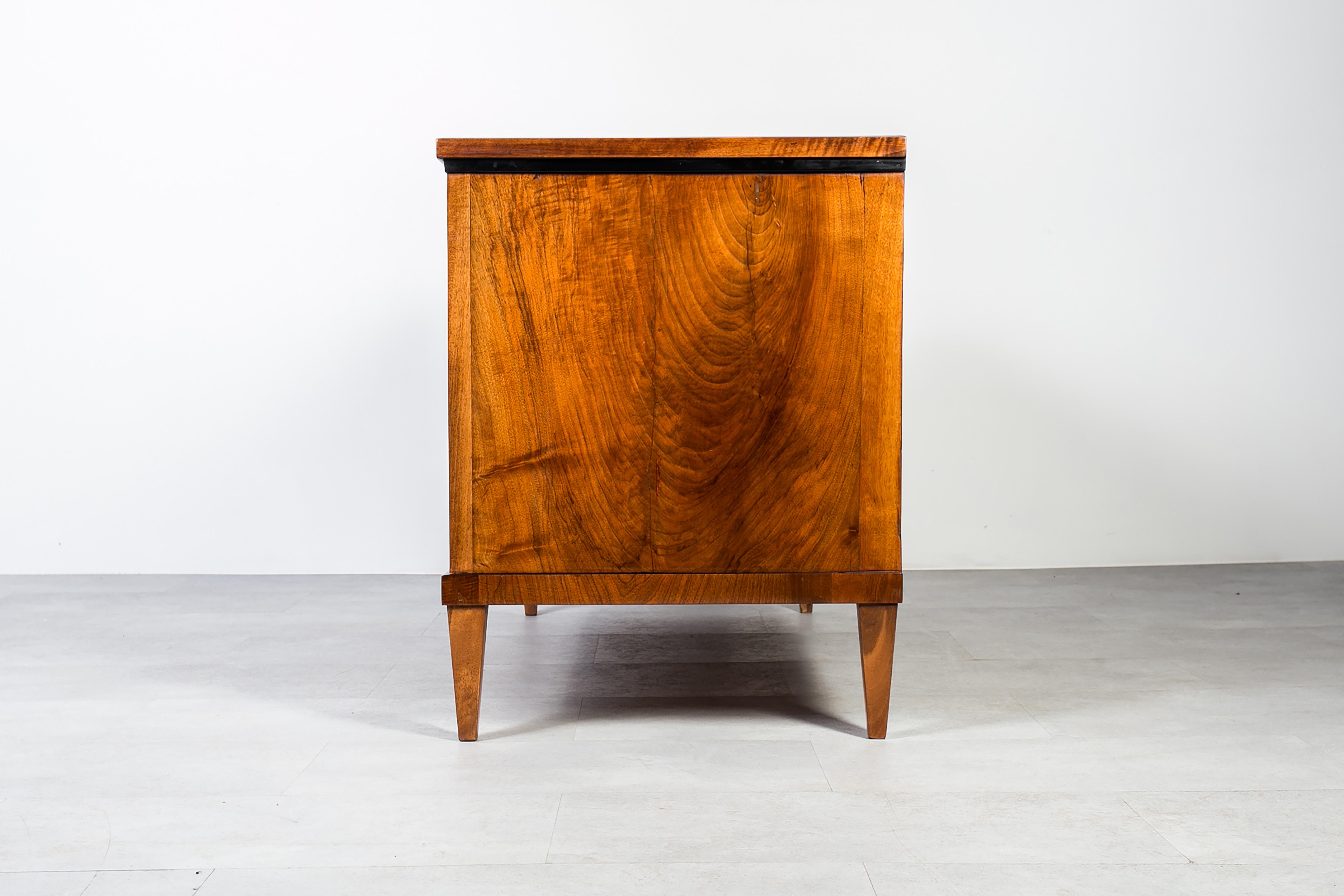 Lucidato Cassettiera in noce tedesca del XIX secolo, completamente restaurata, polacco francese in vendita