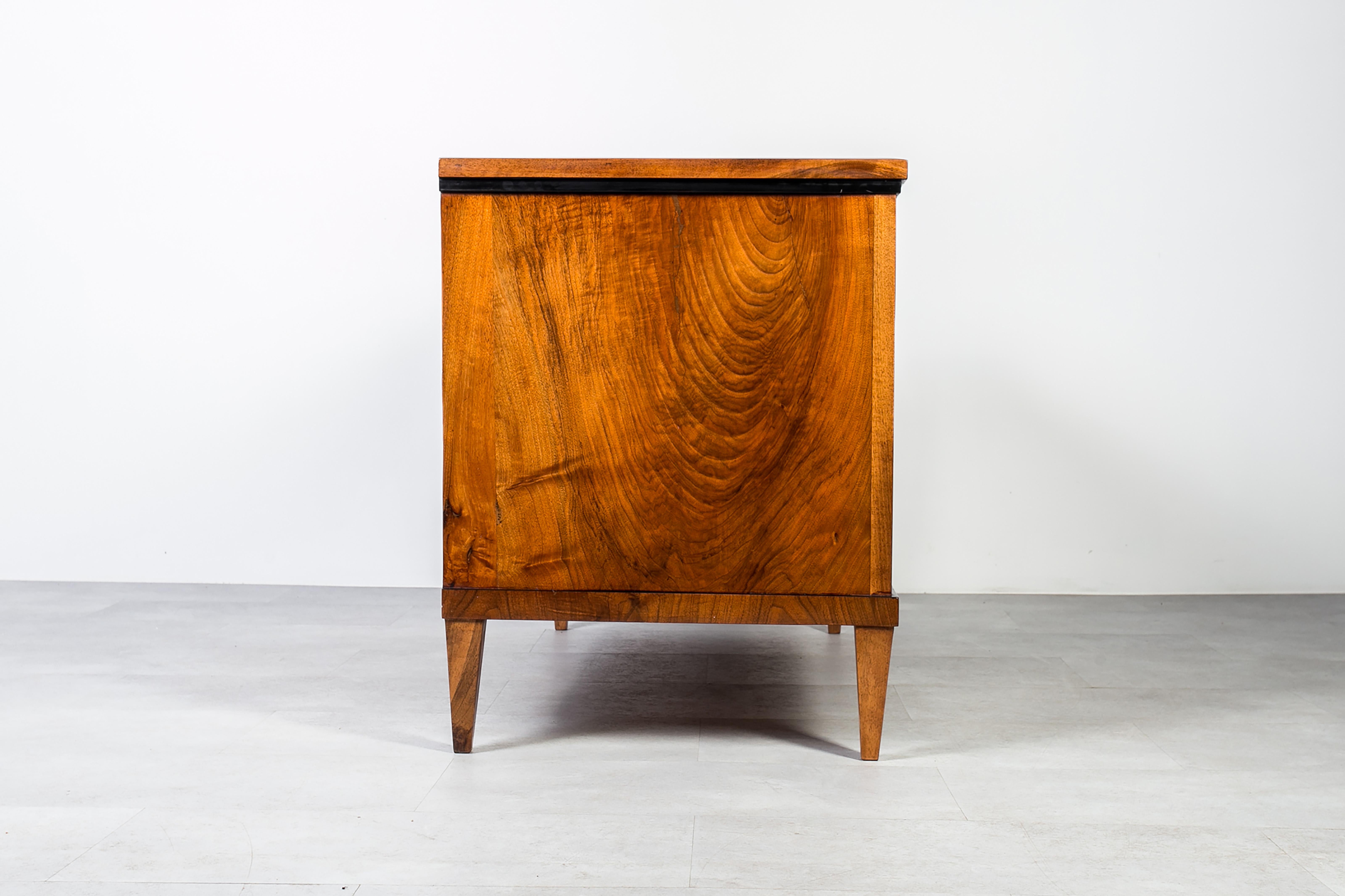 Noce Cassettiera in noce tedesca del XIX secolo, completamente restaurata, polacco francese in vendita