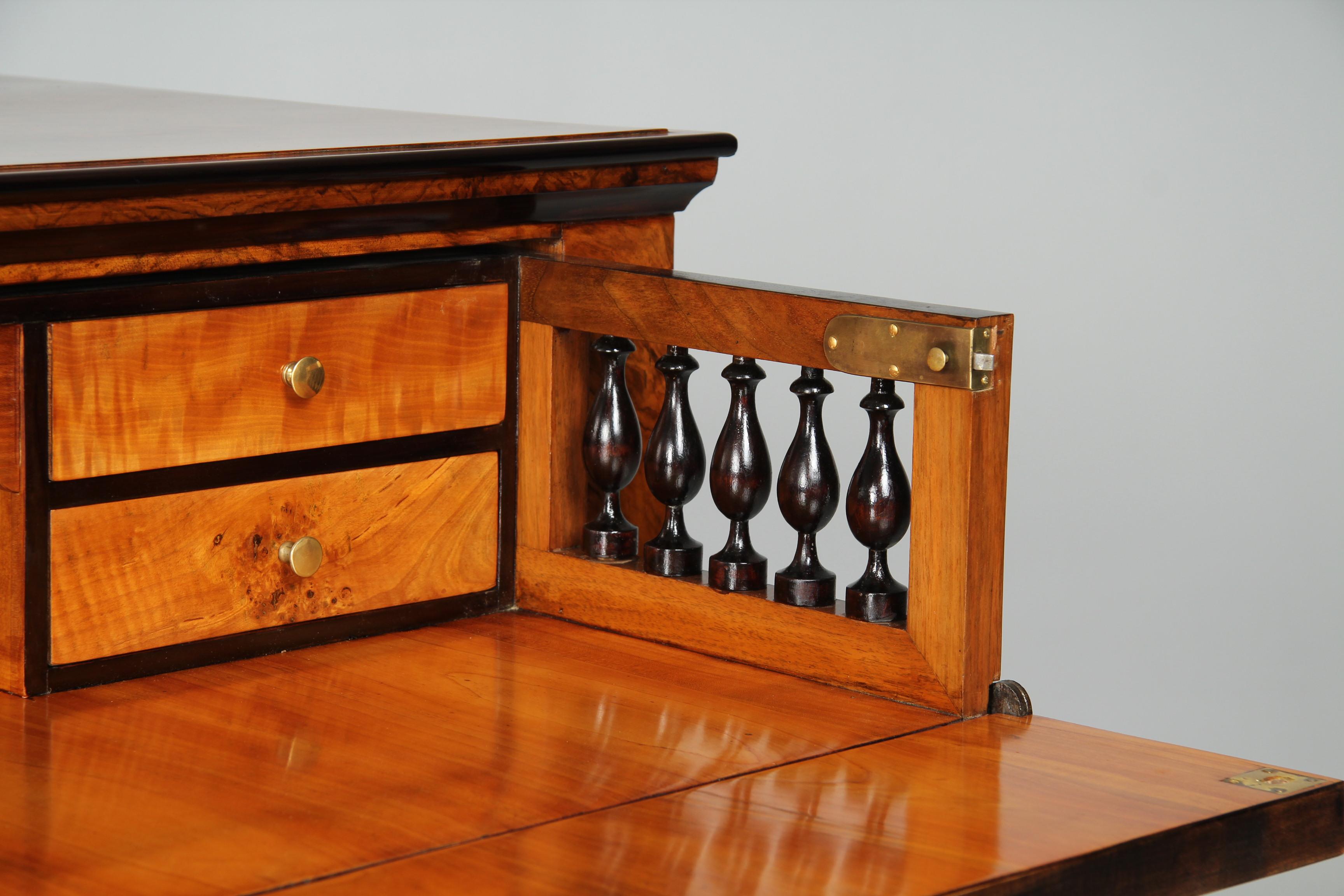 Ciliegio Scrivania tedesca del XIX secolo, Biedermeier Secretaire, circa 1825 in vendita