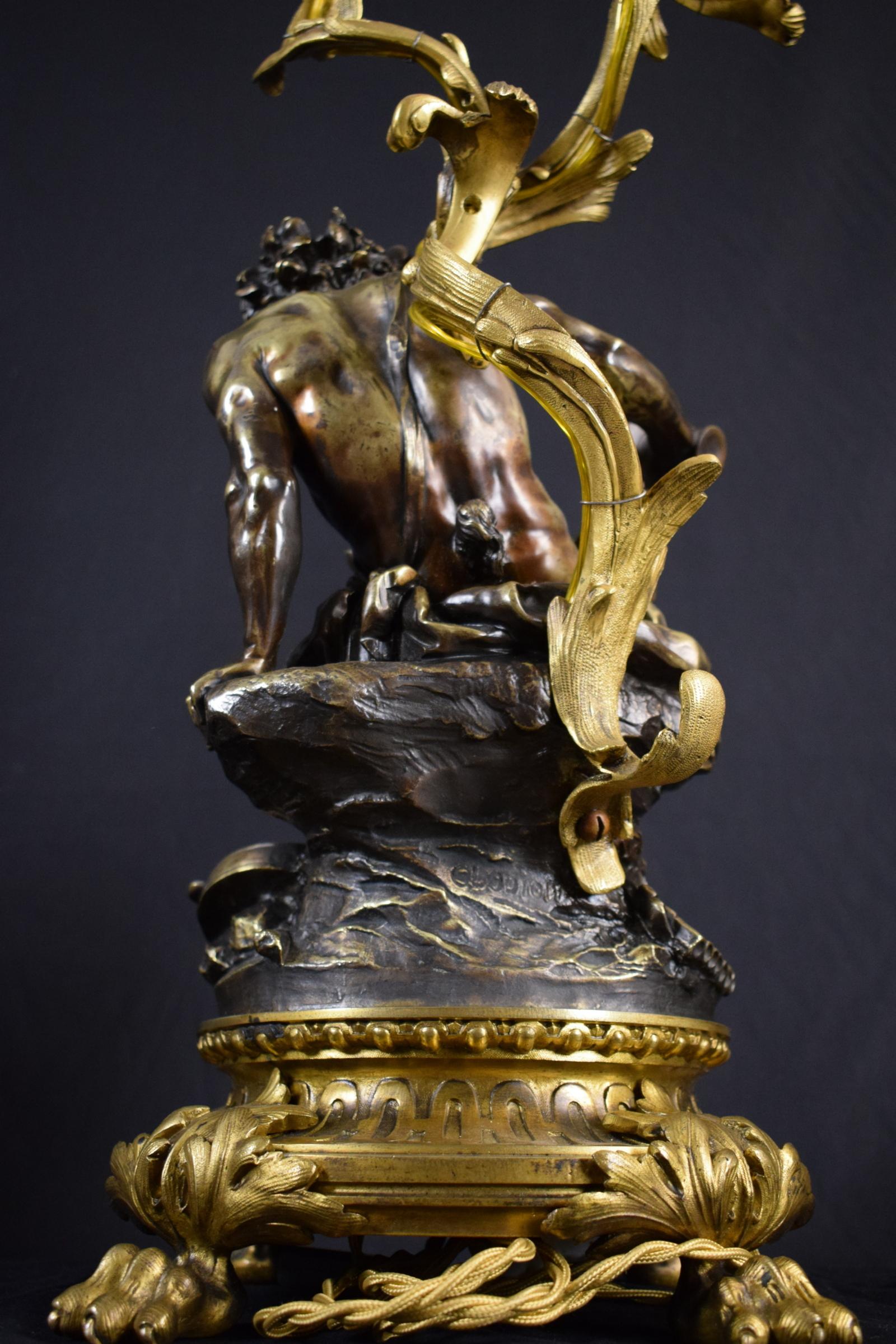 Siglo XIX Pareja de candelabros de bronce franceses Lámparas firmadas Clodion en venta 4
