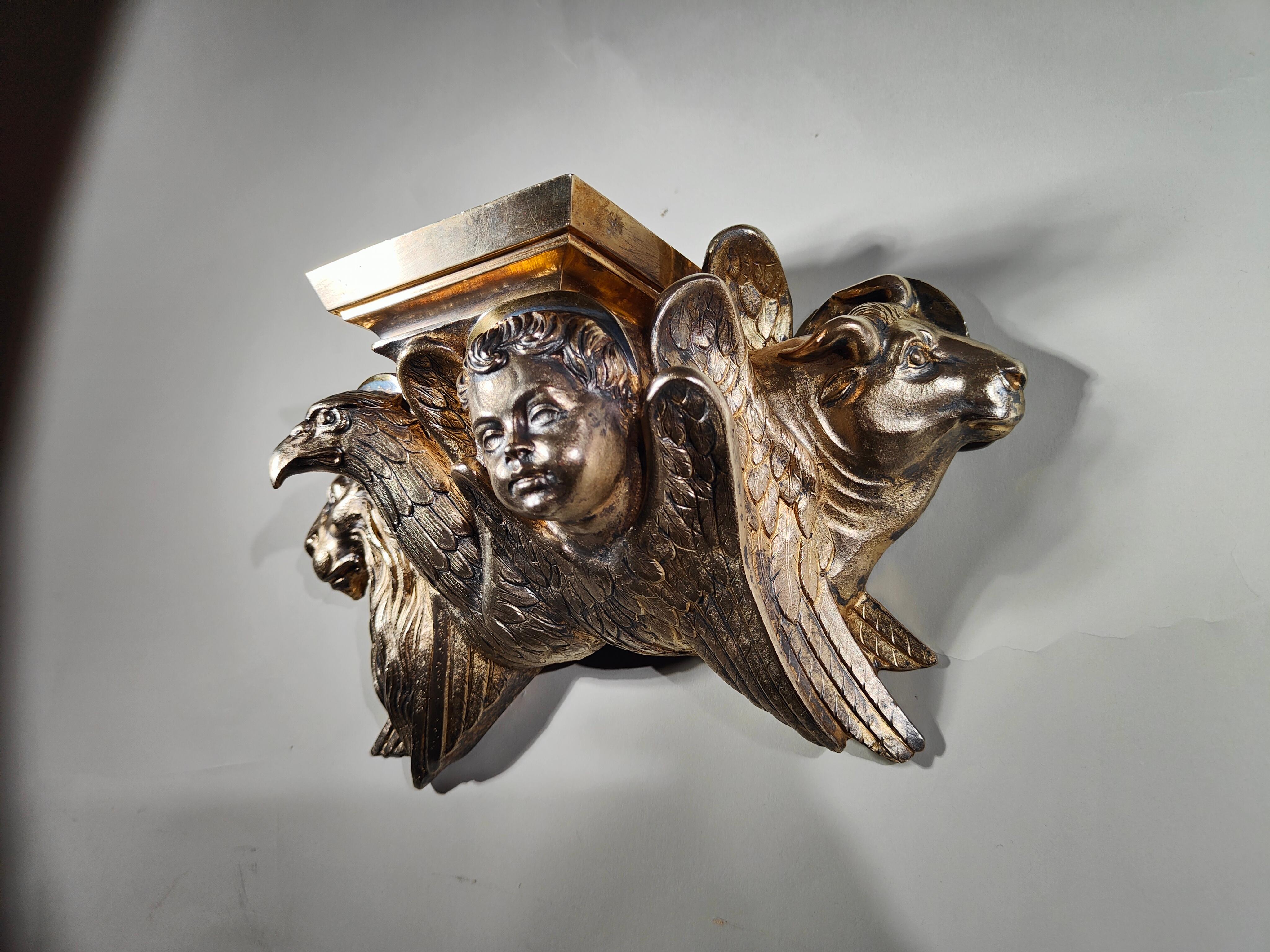 Vergoldeter Bronzesockel des 19. Jahrhunderts im Angebot 1