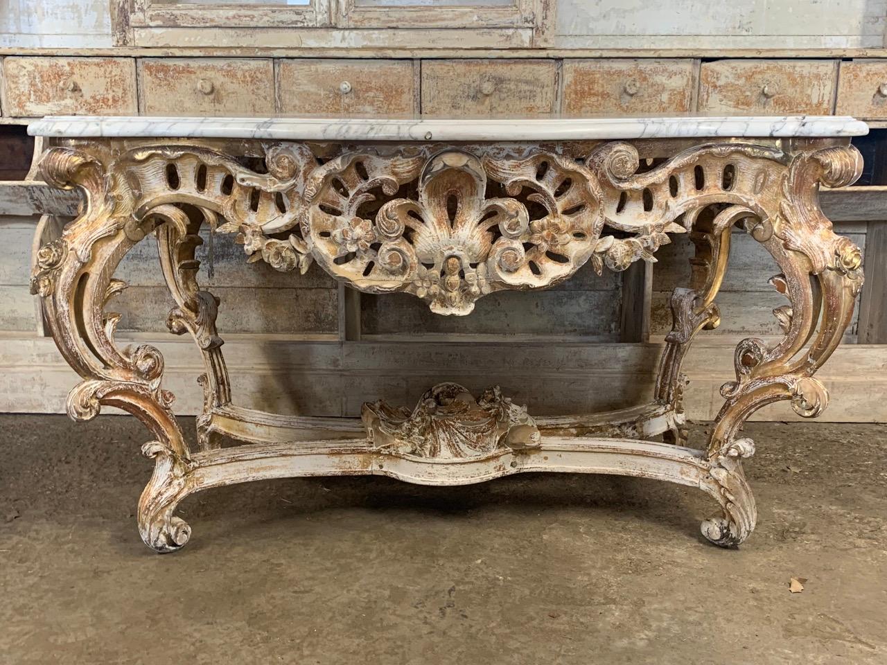 French 19th Century Gilded Carved Wood Rococo Center Table For Sale