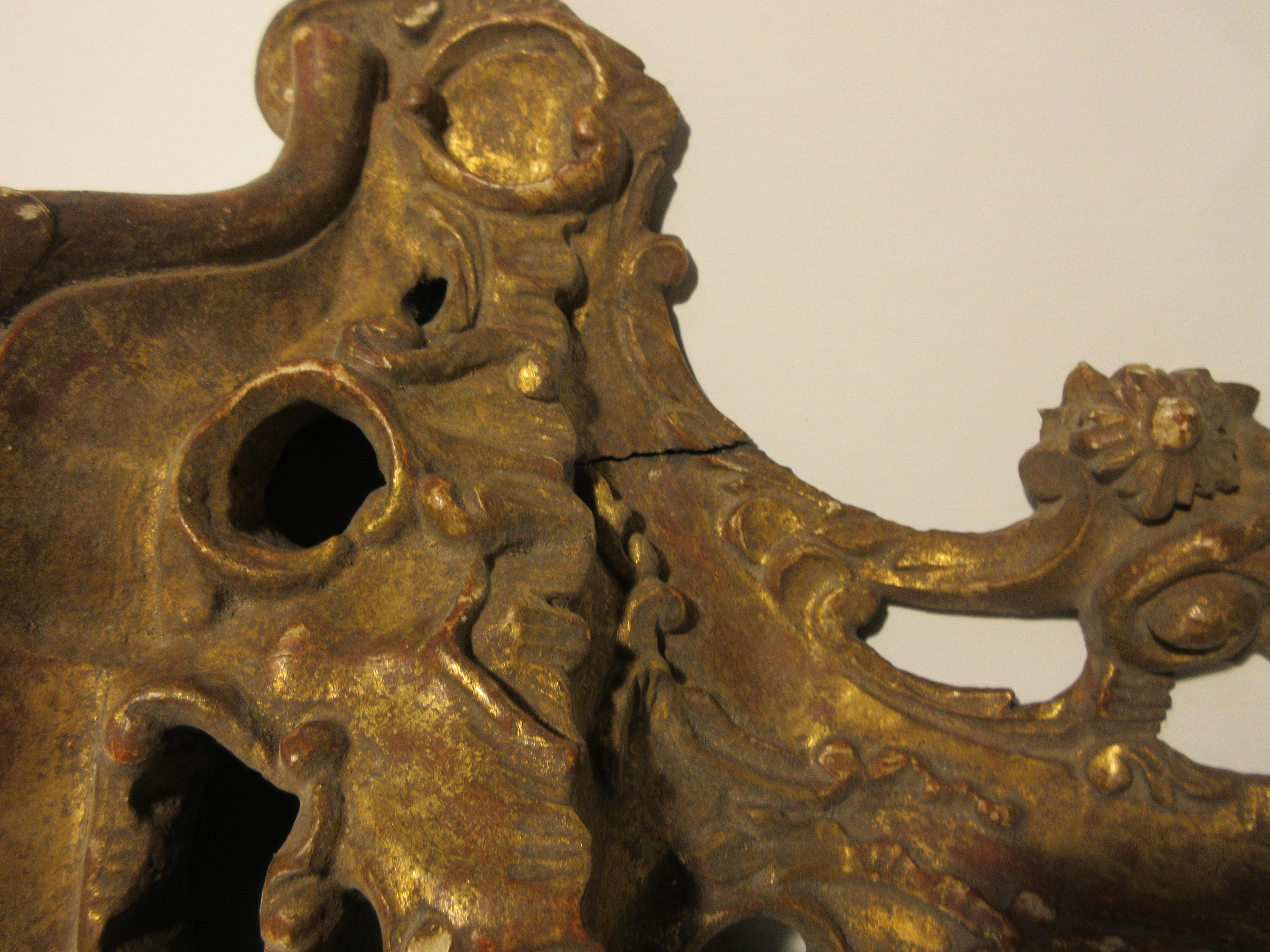 Carved 19th Century Gilded Italian Shelf