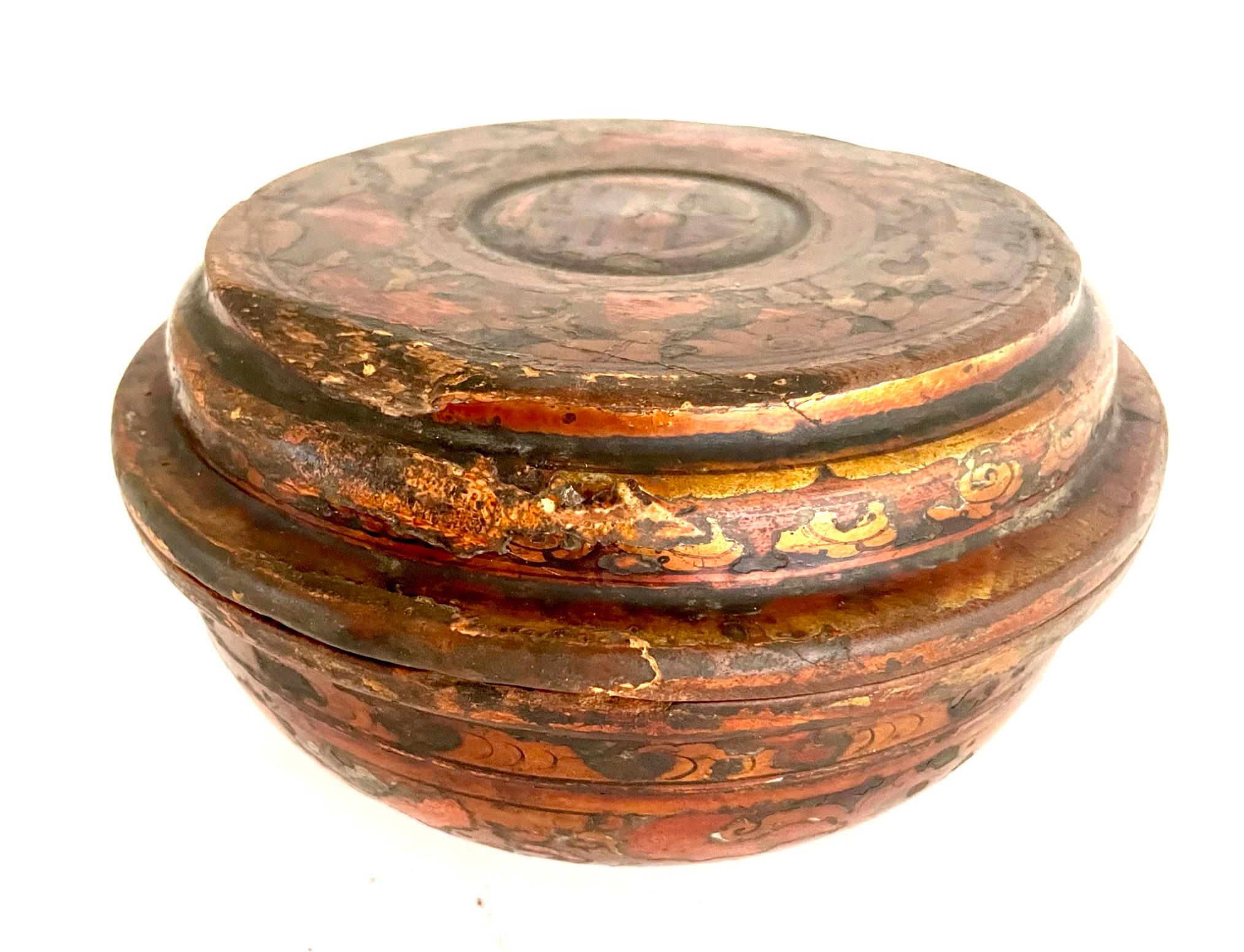 Tibetan 19th Century, Gilded Lacquer Tsampa Bowl from Tibet For Sale