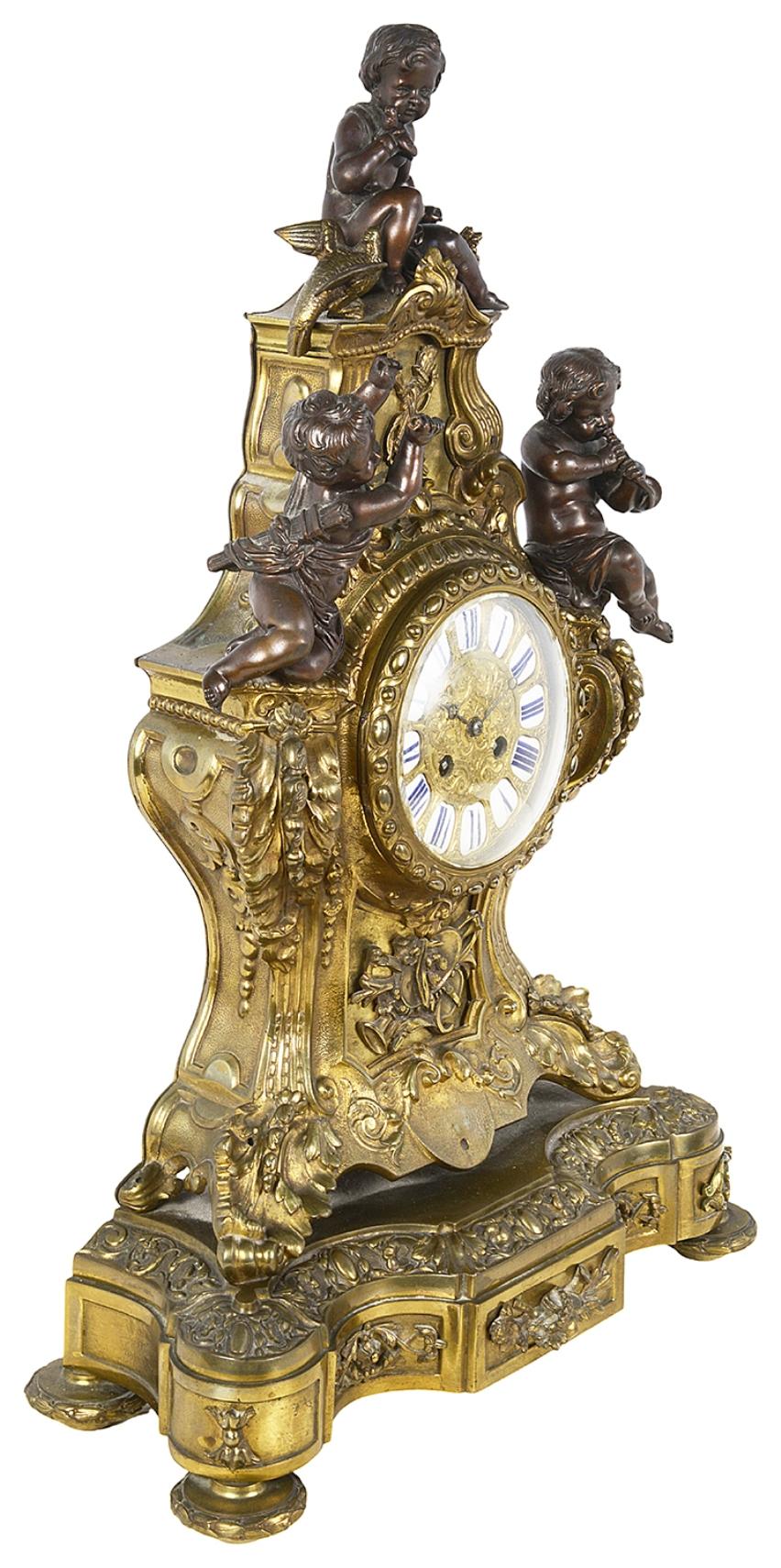 19th Century Gilded Ormolu and Bronze Mantel Clock In Good Condition For Sale In Brighton, Sussex