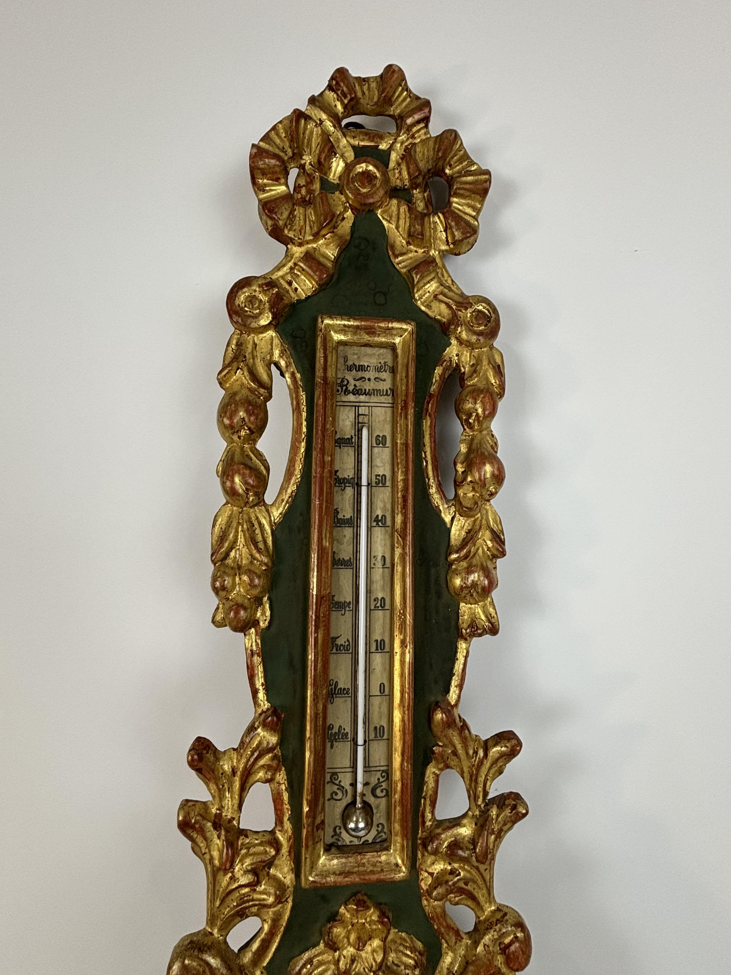 Luigi XVI Barometro-termometro in legno dorato del XIX secolo di Benard a Provins, Francia in vendita