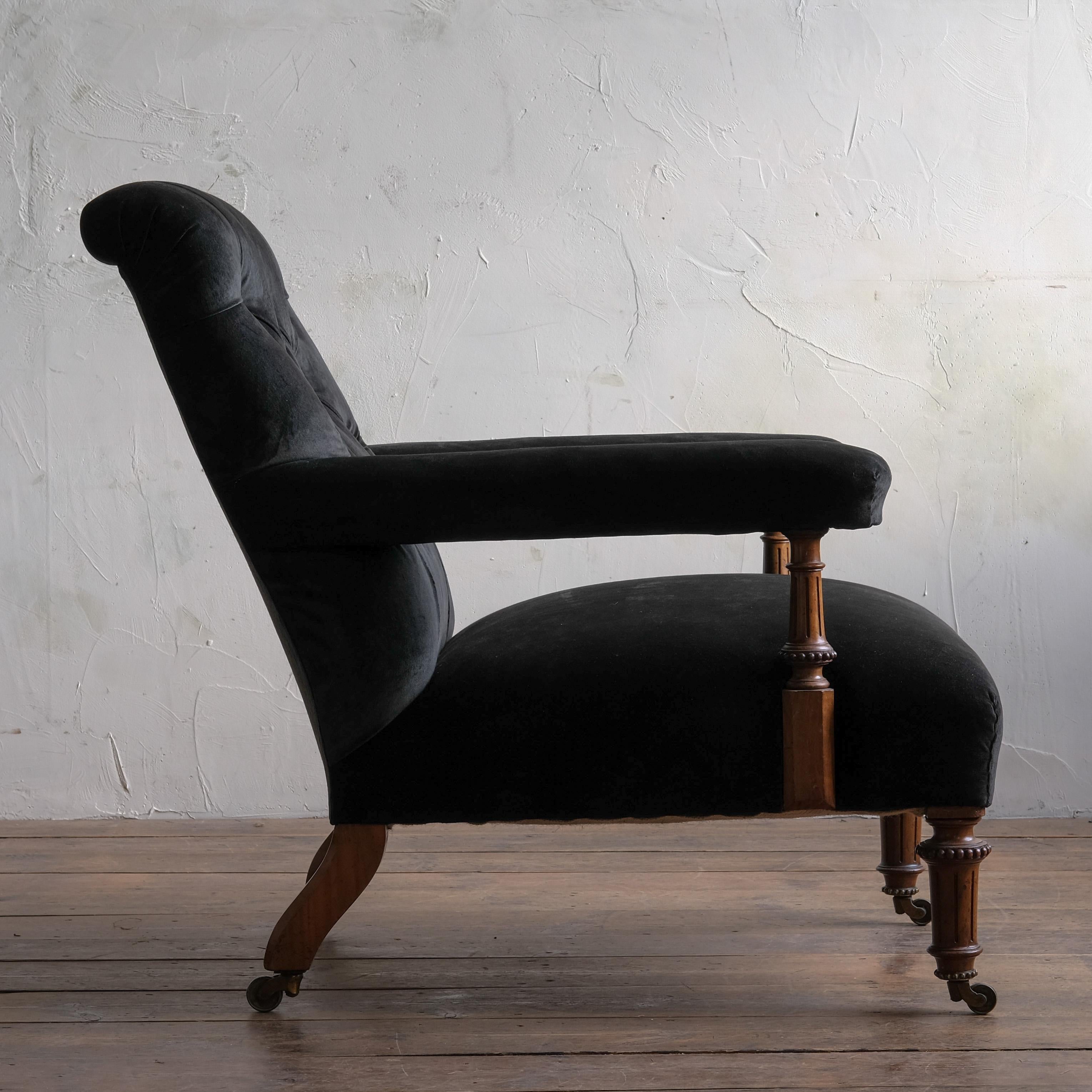 Fauteuil ouvert en noyer Gillows du 19e siècle Excellent état - En vente à Batley, GB