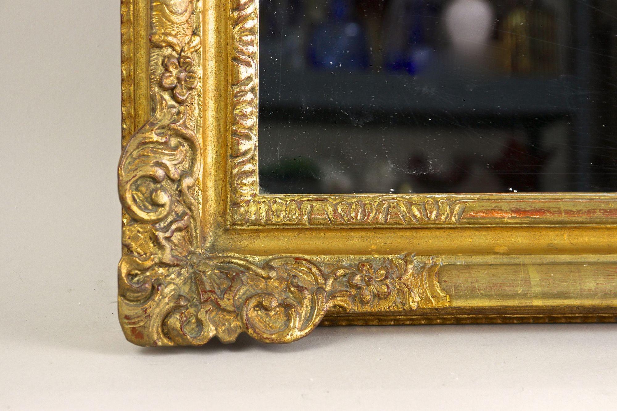 Miroir Biedermeier doré du 19e siècle, sculpté à la main, Autriche vers 1850 en vente 1