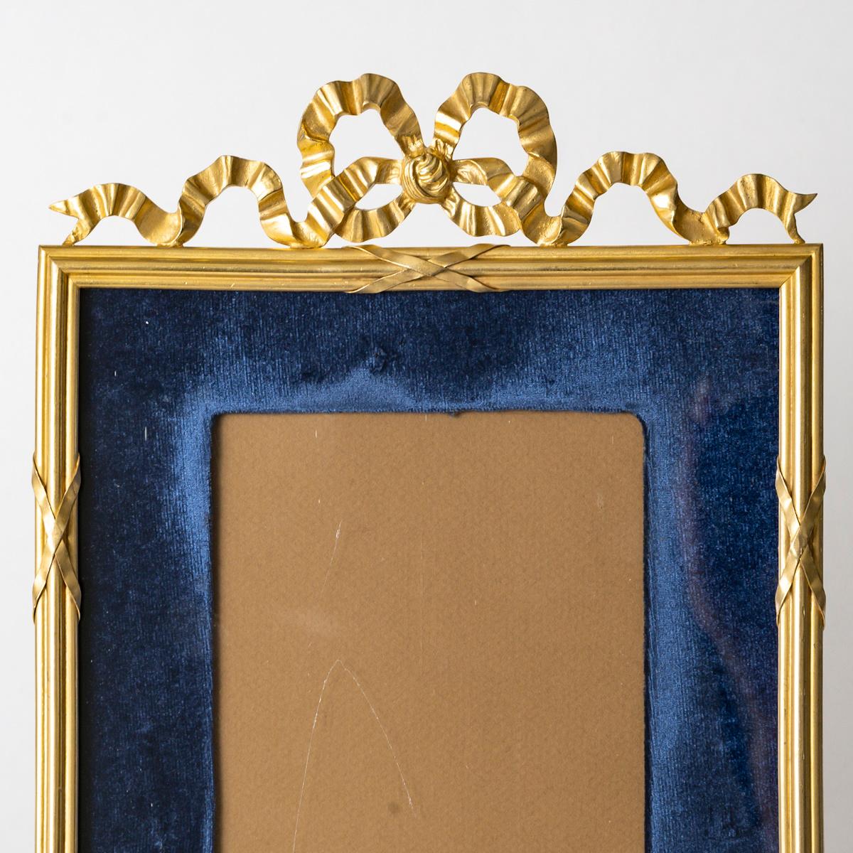 Moderno Cornice per foto in ottone dorato e tessuto blu del XIX secolo, periodo Napoleone III. in vendita