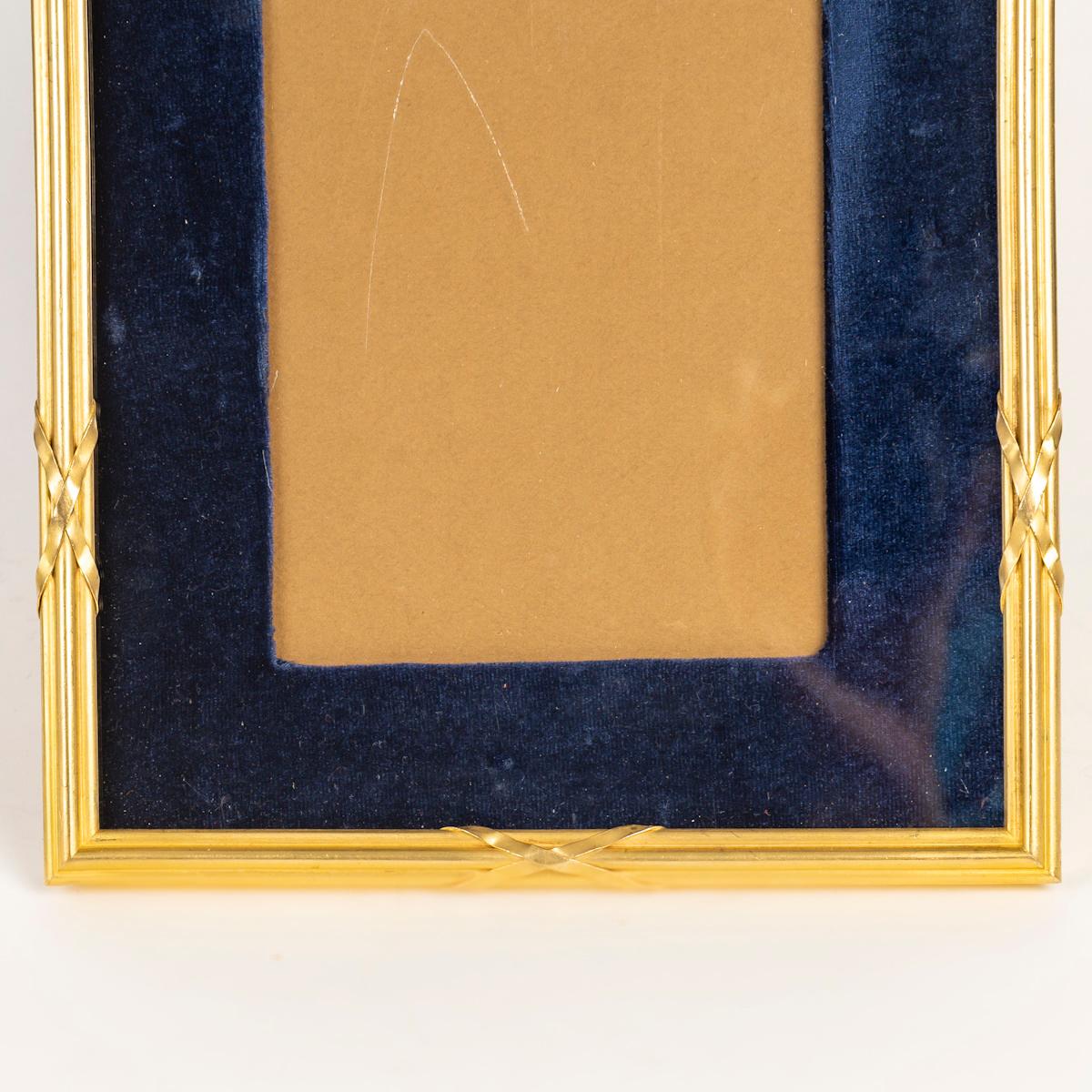 Francese Cornice per foto in ottone dorato e tessuto blu del XIX secolo, periodo Napoleone III. in vendita