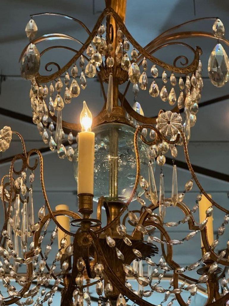 Lampadario svedese in ottone dorato e cristallo del XIX secolo In condizioni buone in vendita a Dallas, TX